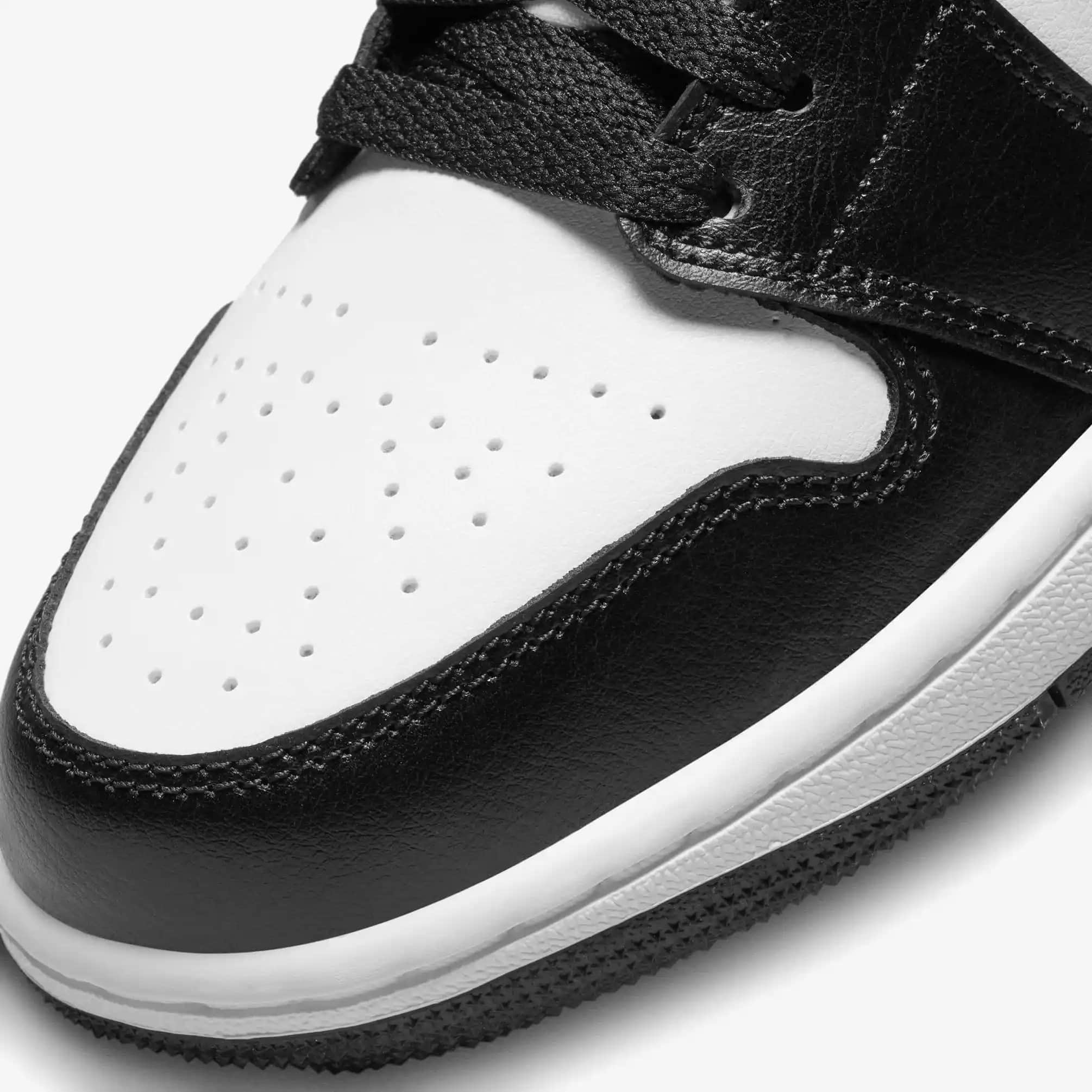 Siyah Air Jordan 1: Şıklık ve Konforun Mükemmel Buluşması