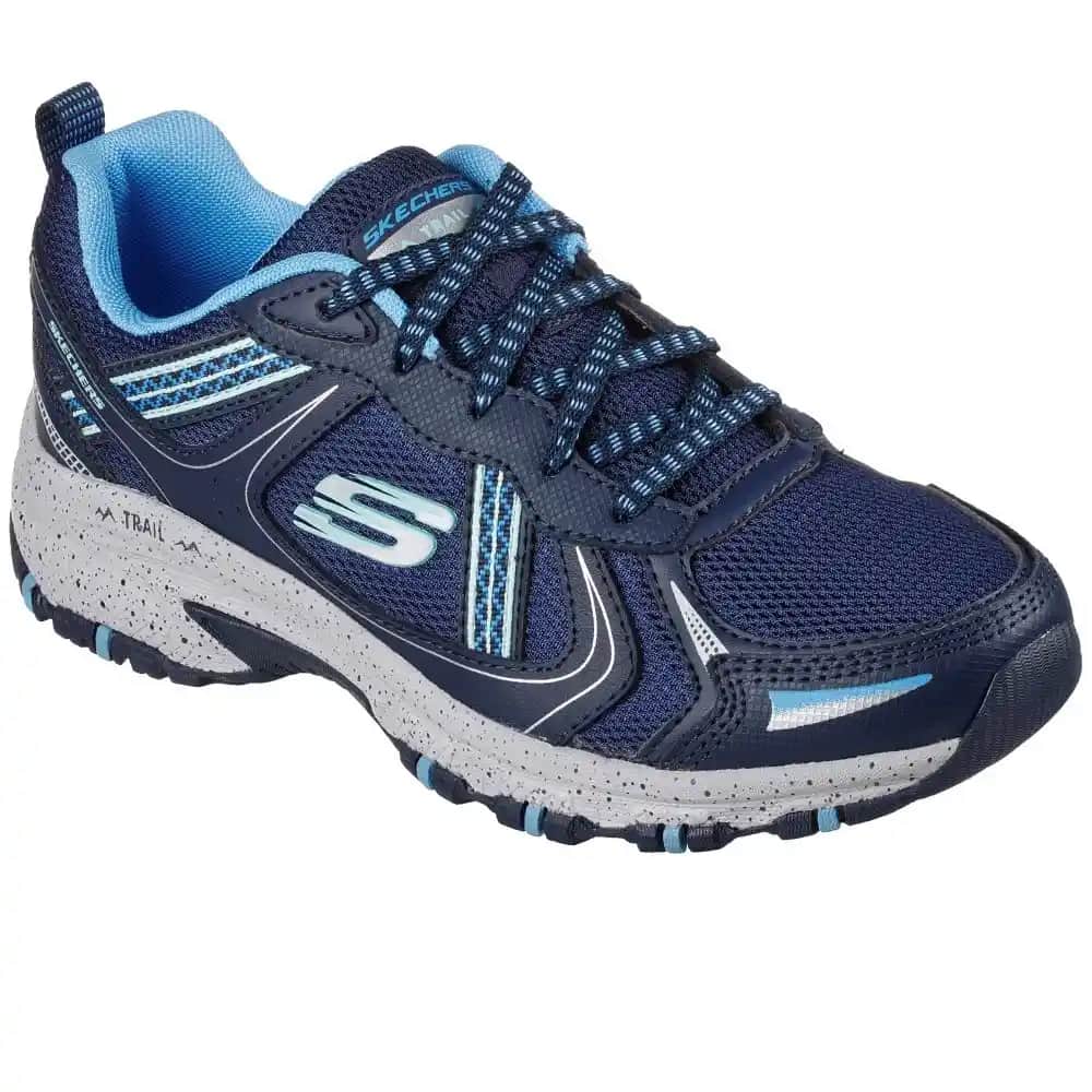Skechers Hillcrest Serisi: Konfor ve Şıklığı Bir Arada Sunan Modern Ayakkabılar