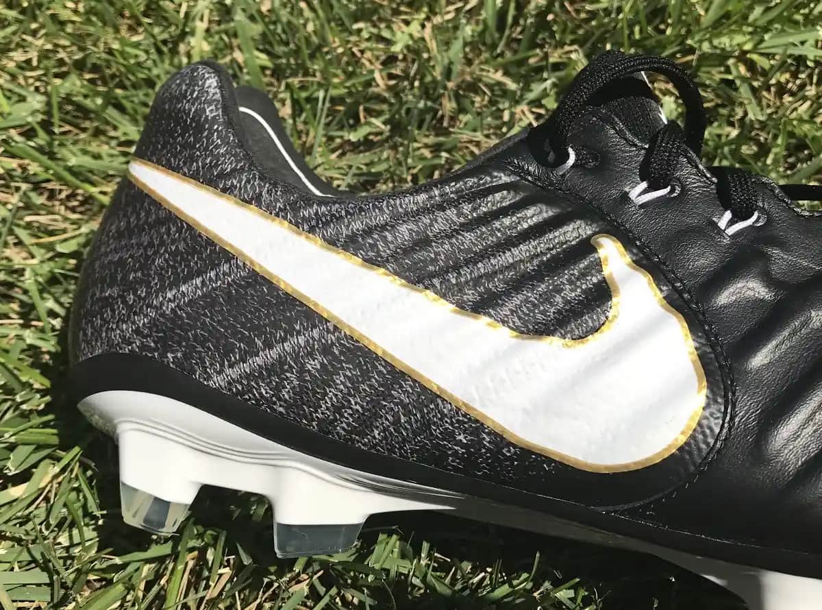 Tiempo Legend 7: Performans ve Şıklığıyla Öne Çıkan Futbol Ayakkabısı İncelemesi