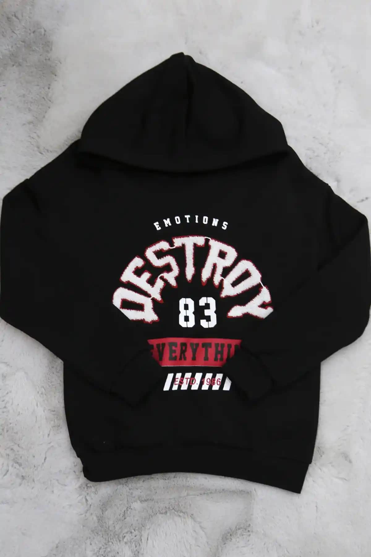 Tüylü Sweat Modelleri ve Kombin İpuçlarıyla Kış Şıklığını Yakalayın