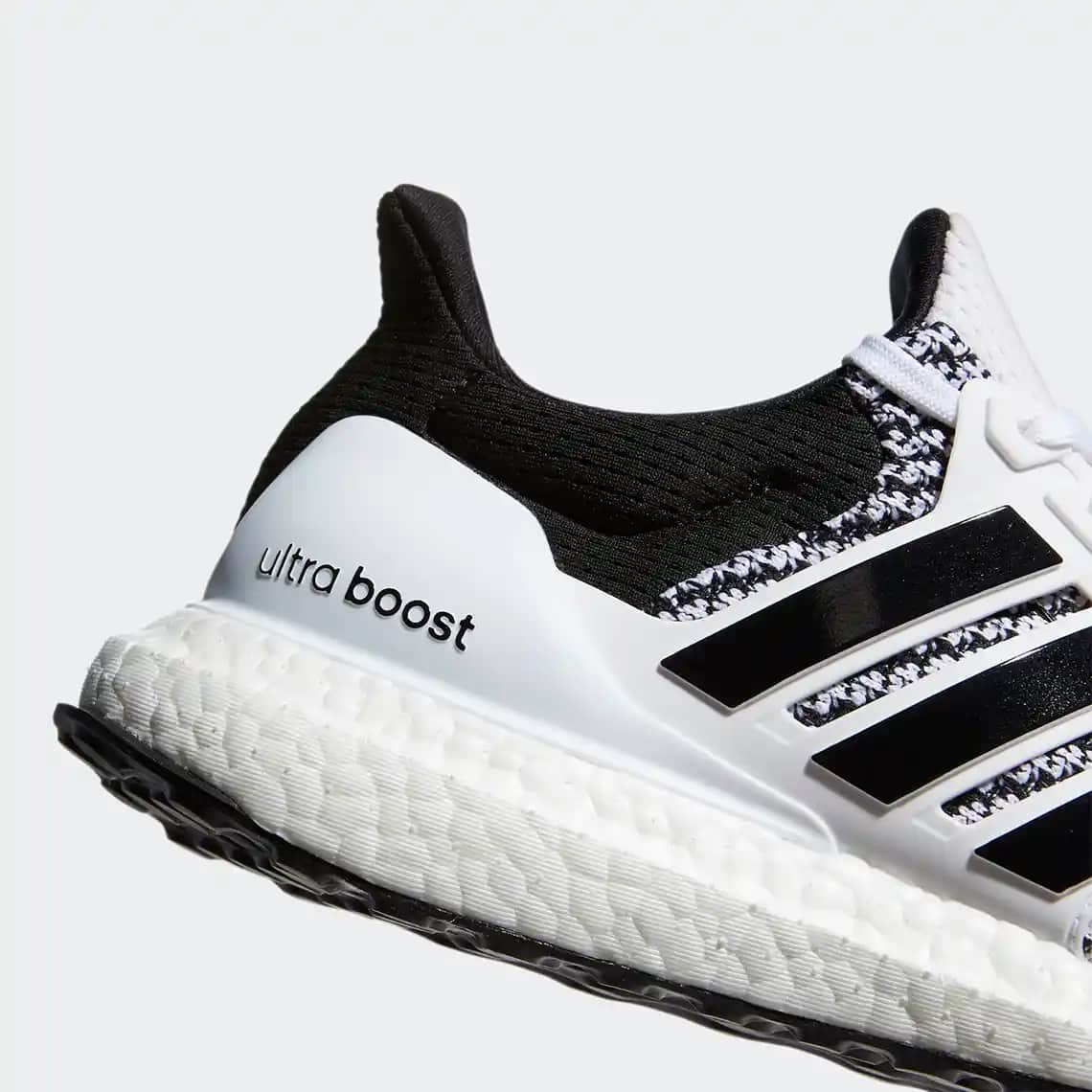 Ultra Boost Spor Ayakkabısı: Konfor, Performans ve Şıklığın Birleşimi
