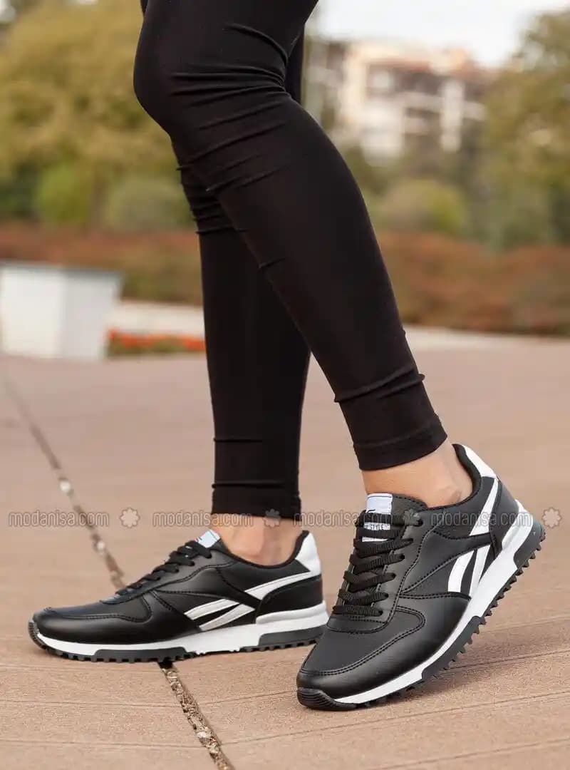 Unisex Sneaker Ayakkabılar: Konfor ve Şıklığın Modern Buluşması