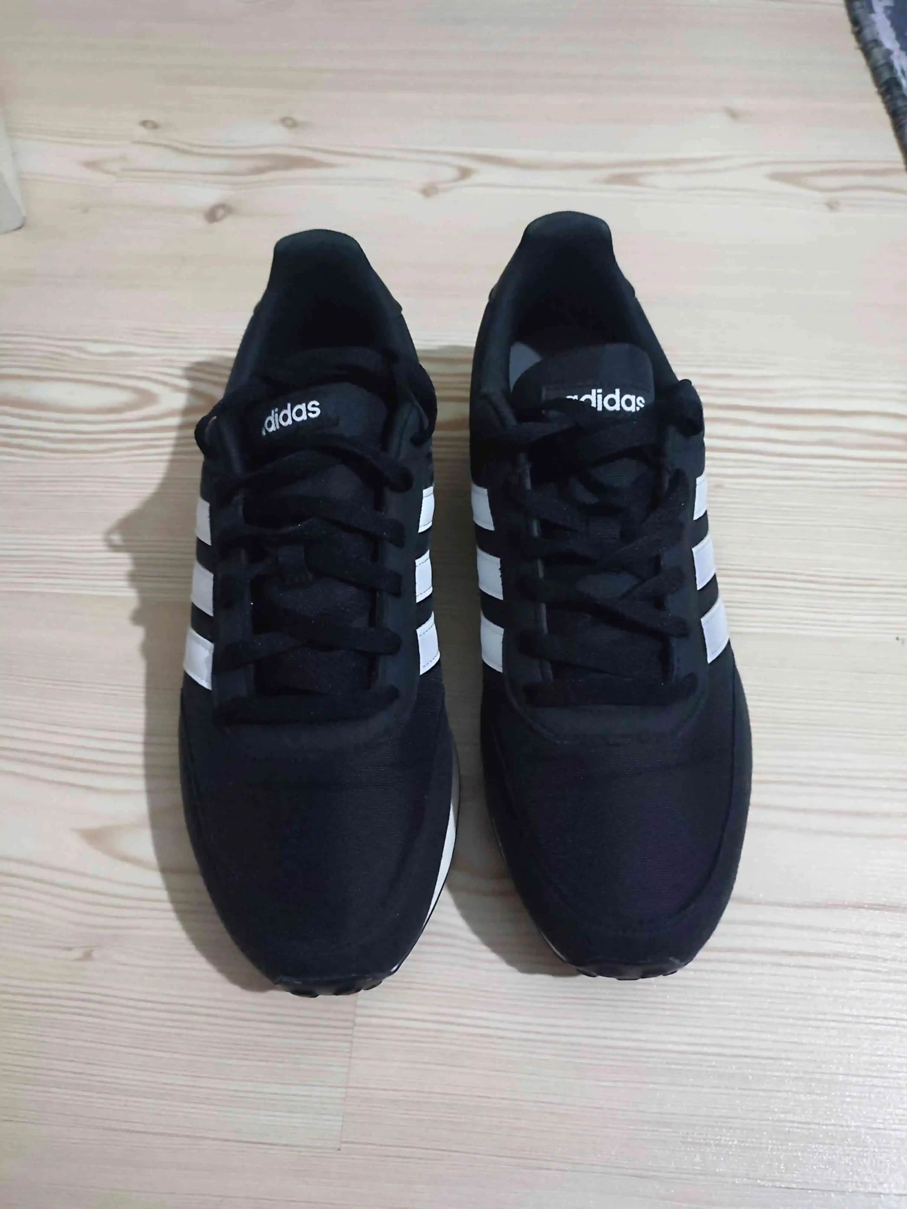 Uygun Fiyatlı Adidas Ayakkabılarıyla Şıklık ve Ekonomiyi Birlikte Yakalayın