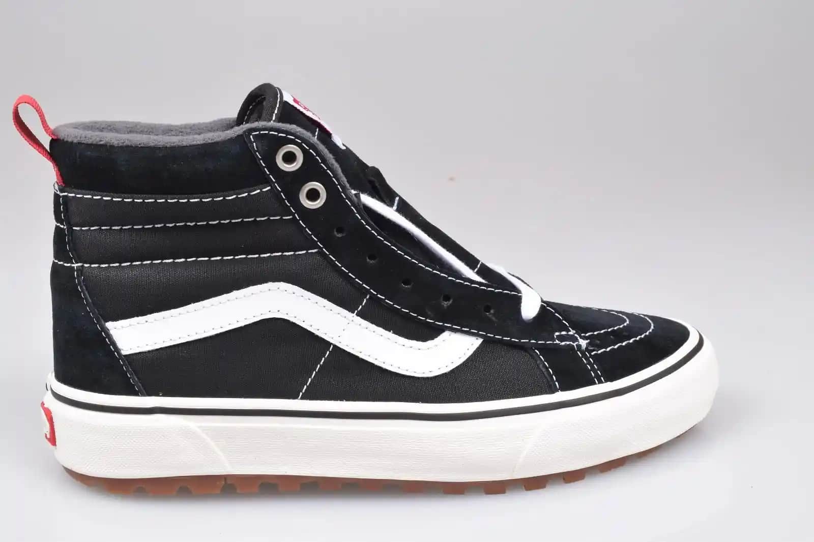 Vans Ayakkabıları: Moda, Konfor ve Güncel Trendler Üzerine Kapsamlı Bir Analiz