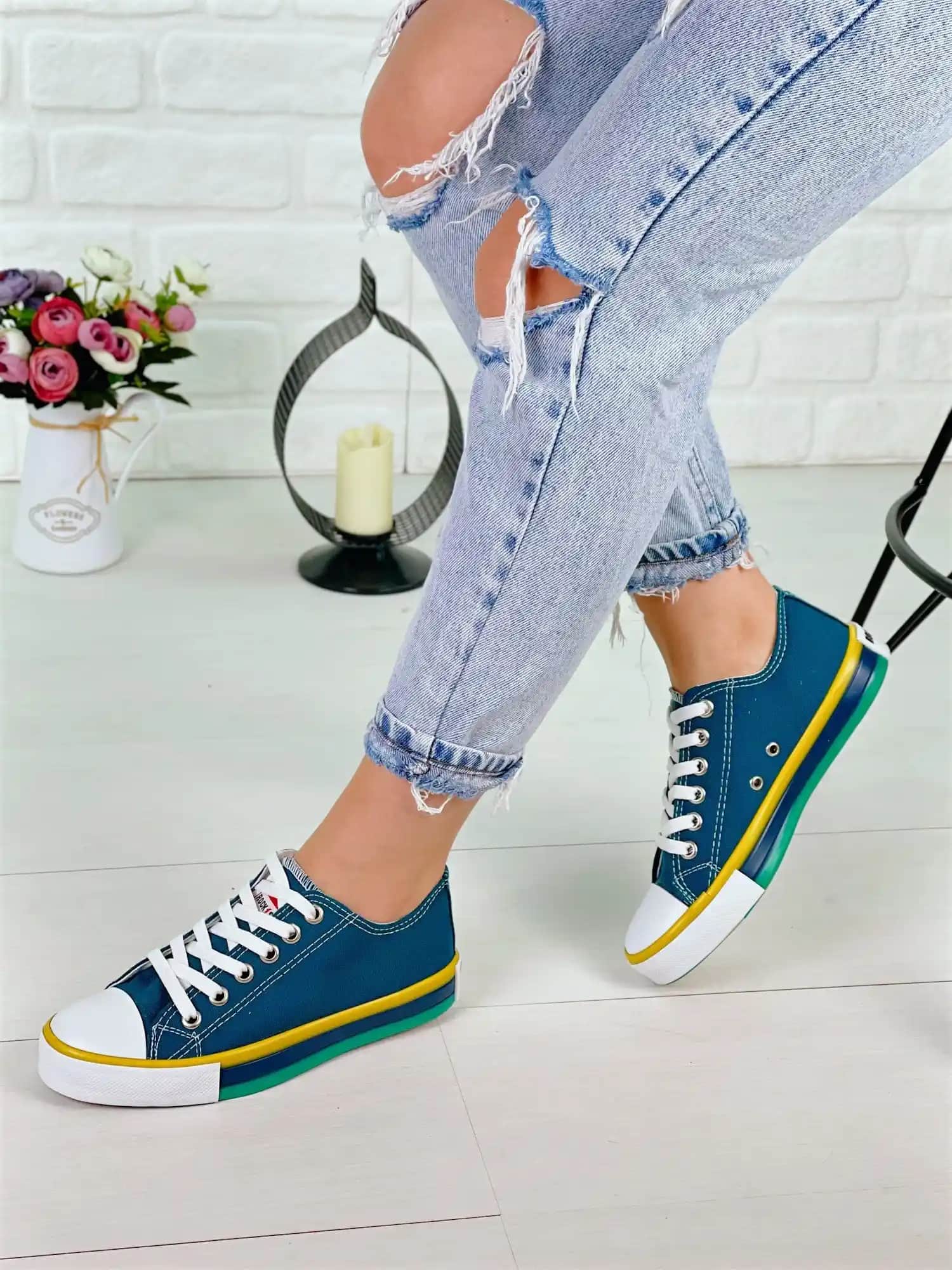 Yeşil Converse Ayakkabılar: Tarz ve Konforun Buluştuğu Güncel Moda Seçeneği