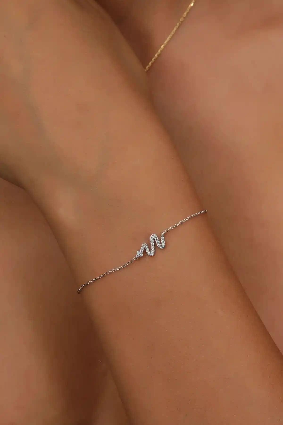 925 Ayar Gümüş Yılan ve Yıldız Model Bileklikler Estetik ve Dayanıklı Tasarımlar