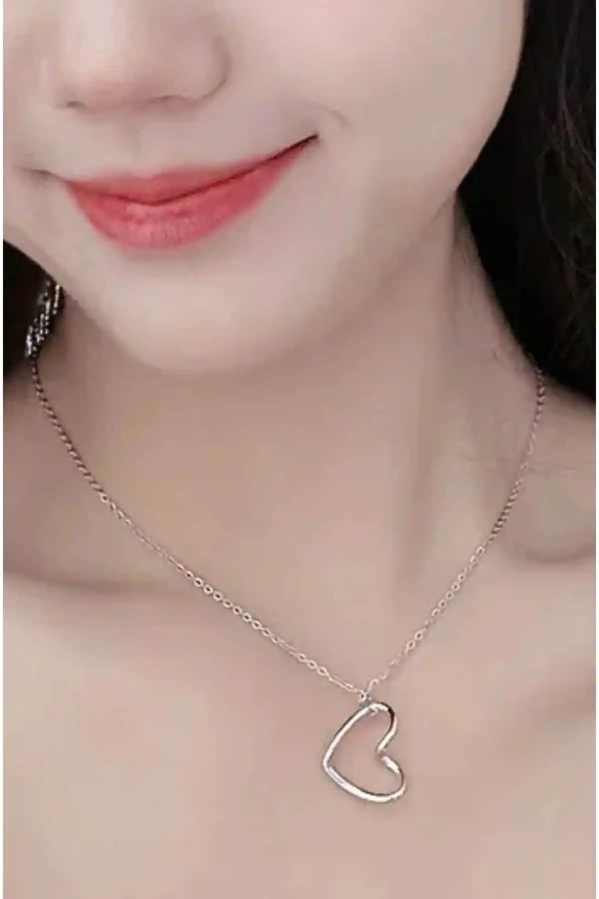 Aksesuar Karşılaştırması: Paslanmaz Çelik Kalpli Kolye Setleri Analizi