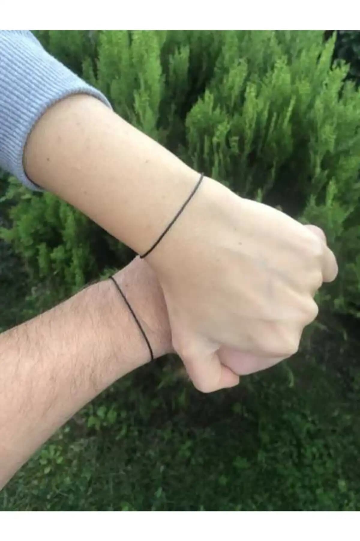 Arda Aksesuar ve Elegan Store Siyah İp Bileklikleri Karşılaştırması 1