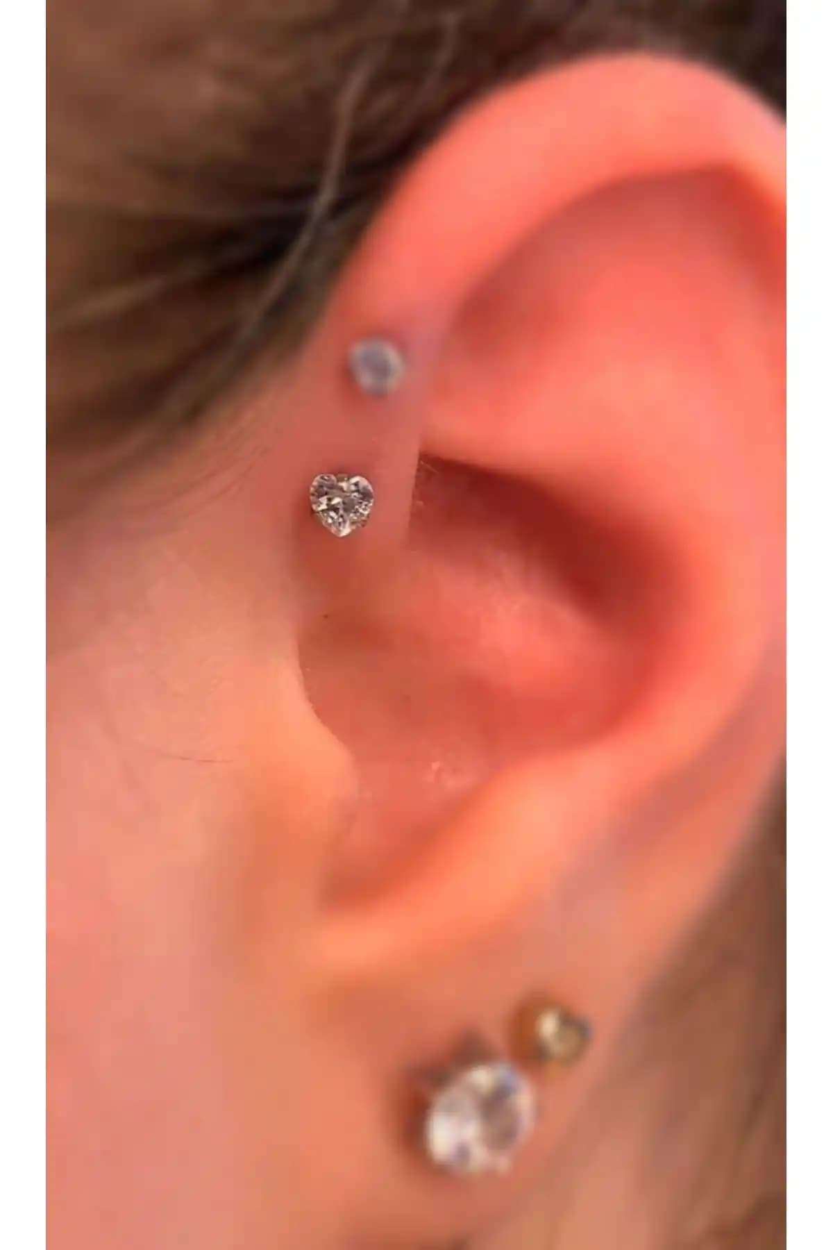 Arescollection Tek Taş Piercing Karşılaştırması: Kalp ve Yıldız Modellerinin Özellikleri ve Kullanıcı Yorumları