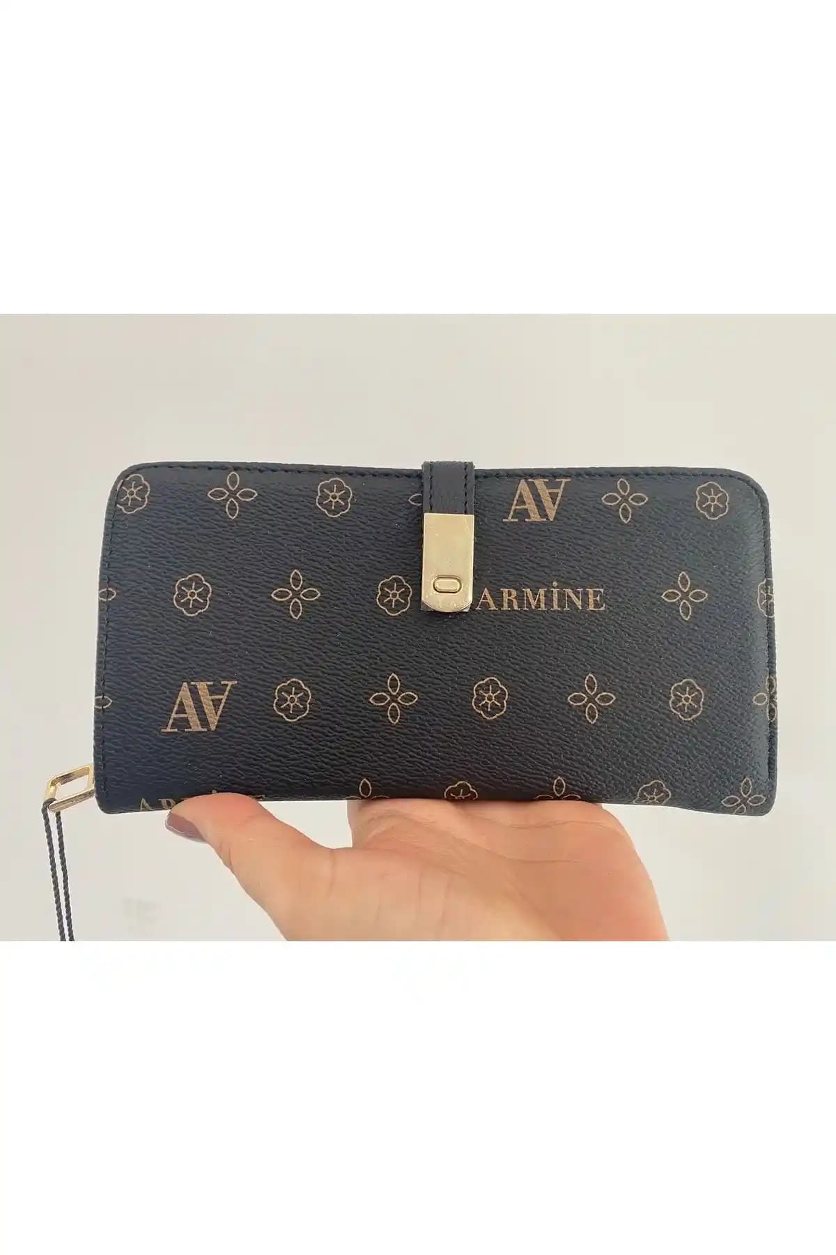 Armine C02 ve C16 Siyah Cüzdan Modellerinin Karşılaştırması ve Özellikleri