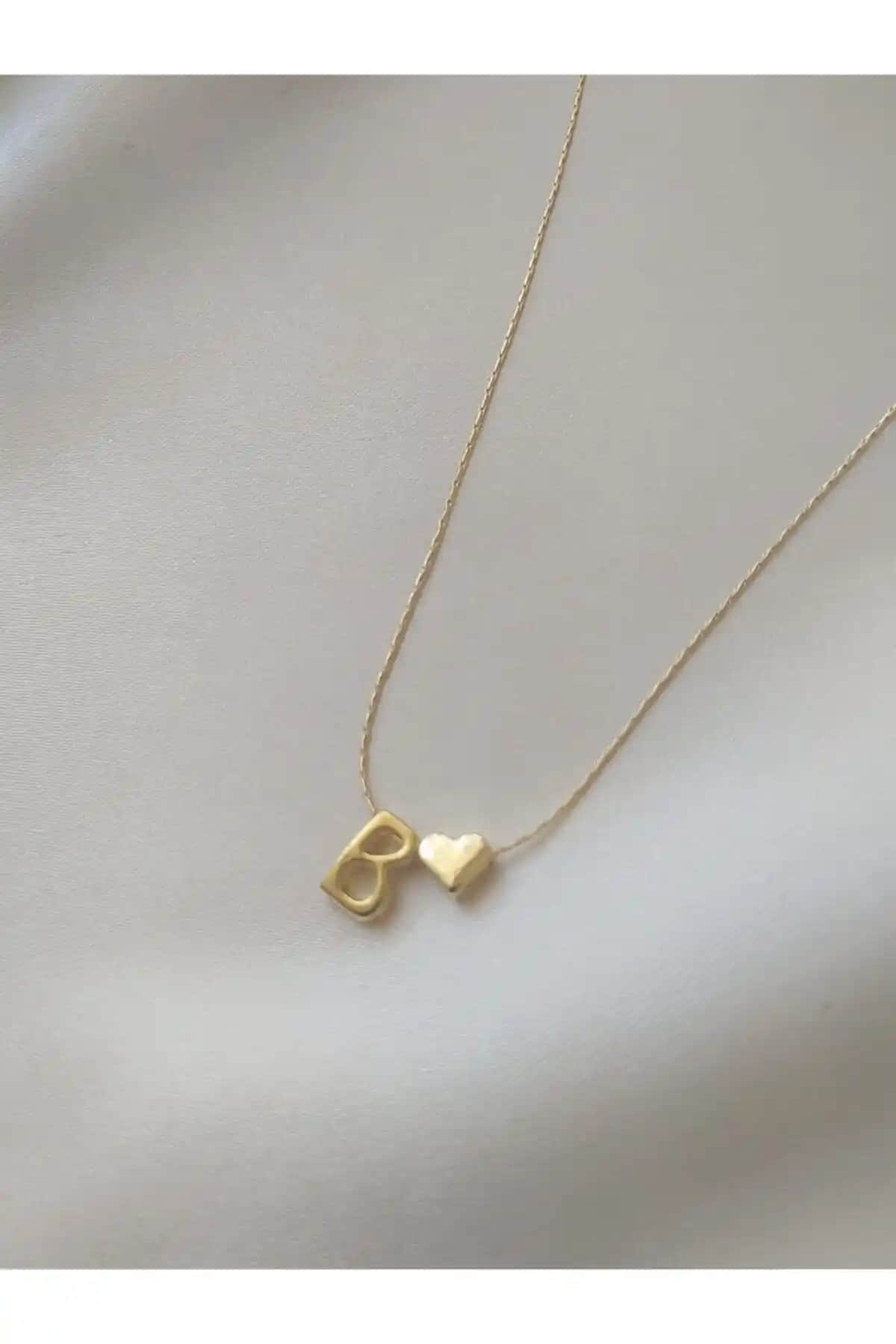 Asia by Leuvoié B ve M Harfli Kolye Karşılaştırması Modaya Uygun ve Şık Aksesuar Seçenekleri