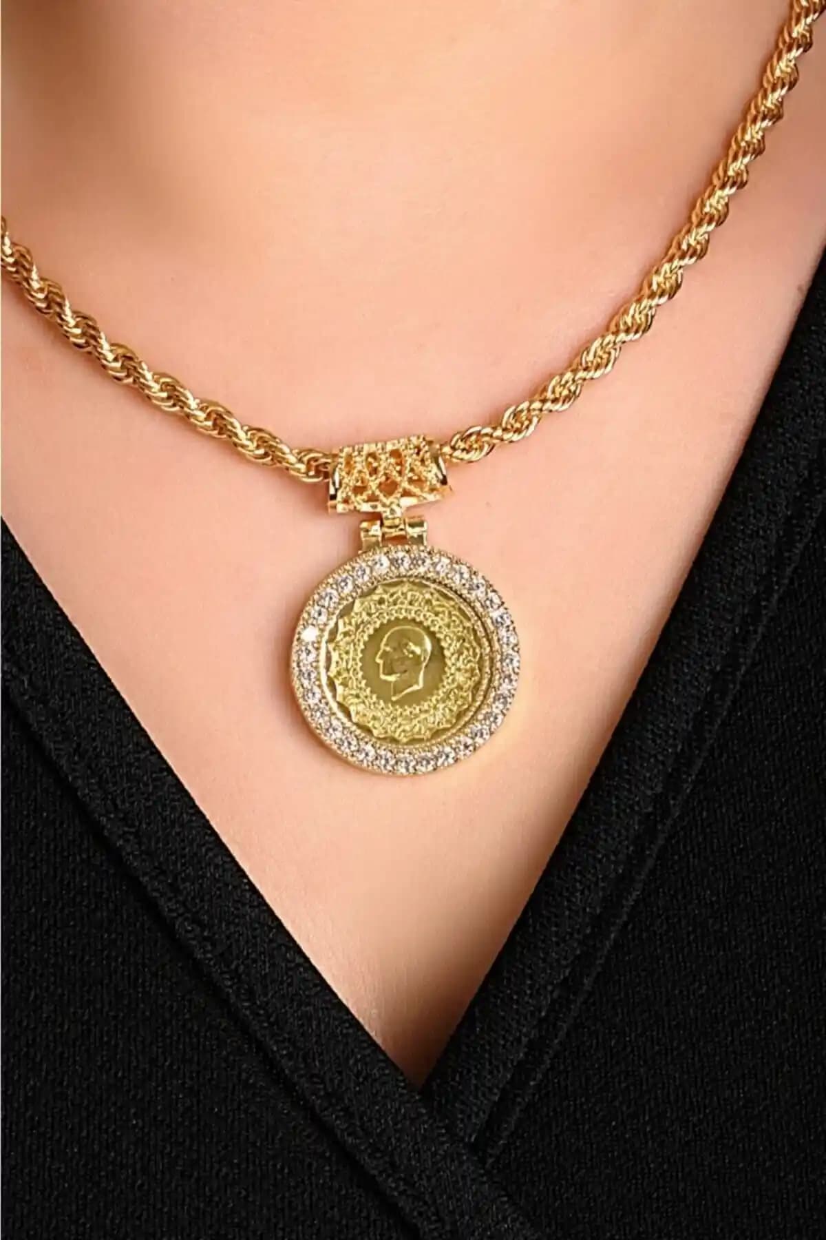 Atekgold'un Çeyrekli Takıları: Halat Kolye ve Dorica Bileklik Karşılaştırması