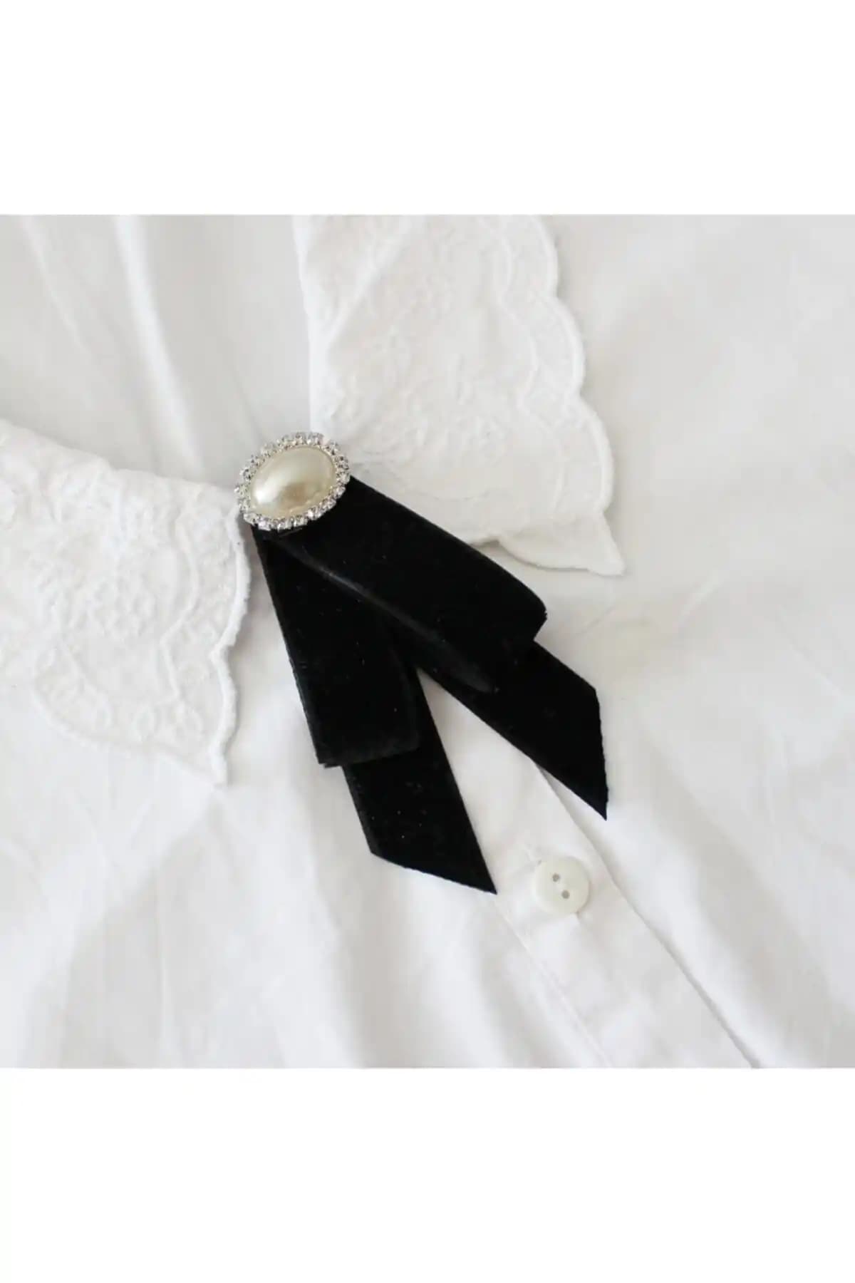 Audra Handmade ve Semartdesing Siyah Broş Karşılaştırması: Stil ve Kullanım Özellikleri