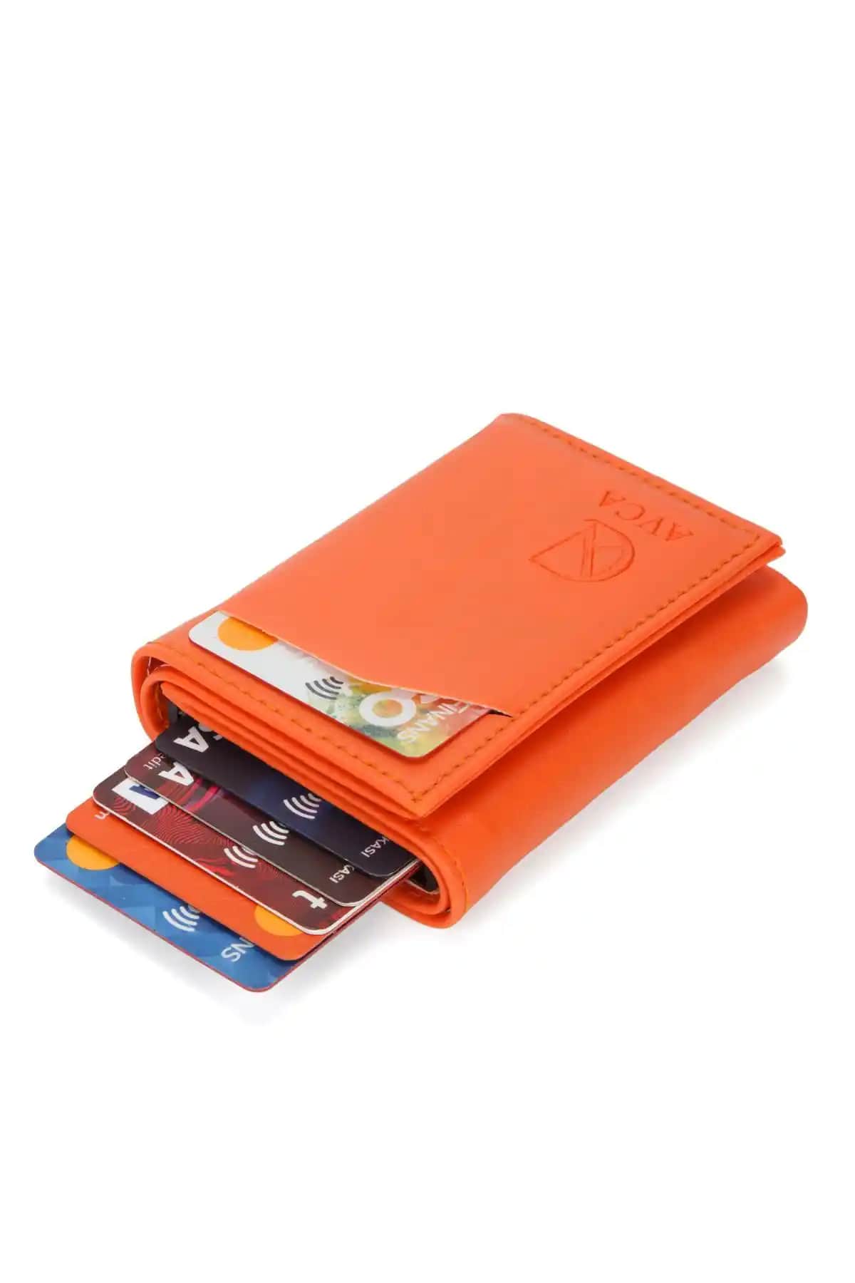 AVCA Turuncu Cüzdan ve Newish Adelina Vizon Kartlık Karşılaştırması