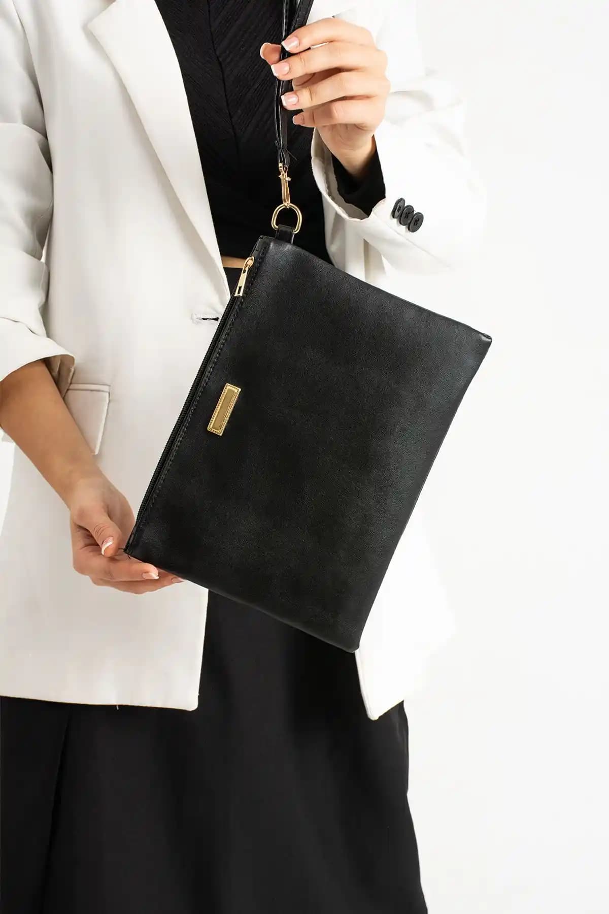 Bagfoni ve Simfa Siyah Çantalar Karşılaştırması: Malzeme, Tasarım ve Kullanım Özellikleri