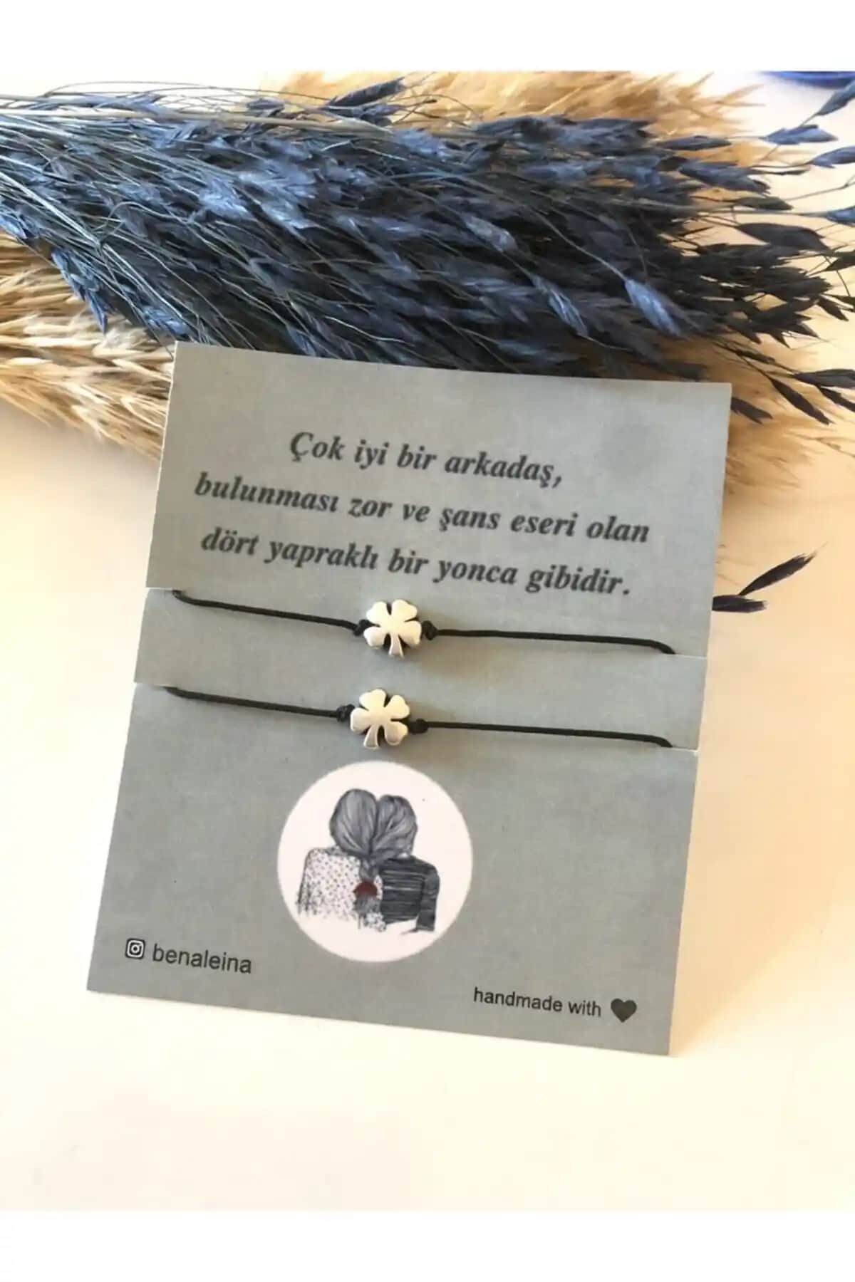 Ben Aleina Arkadaşlık Bilekliği ve Jack Ferrero Kadın Altın Kaplama Bileklik Karşılaştırması