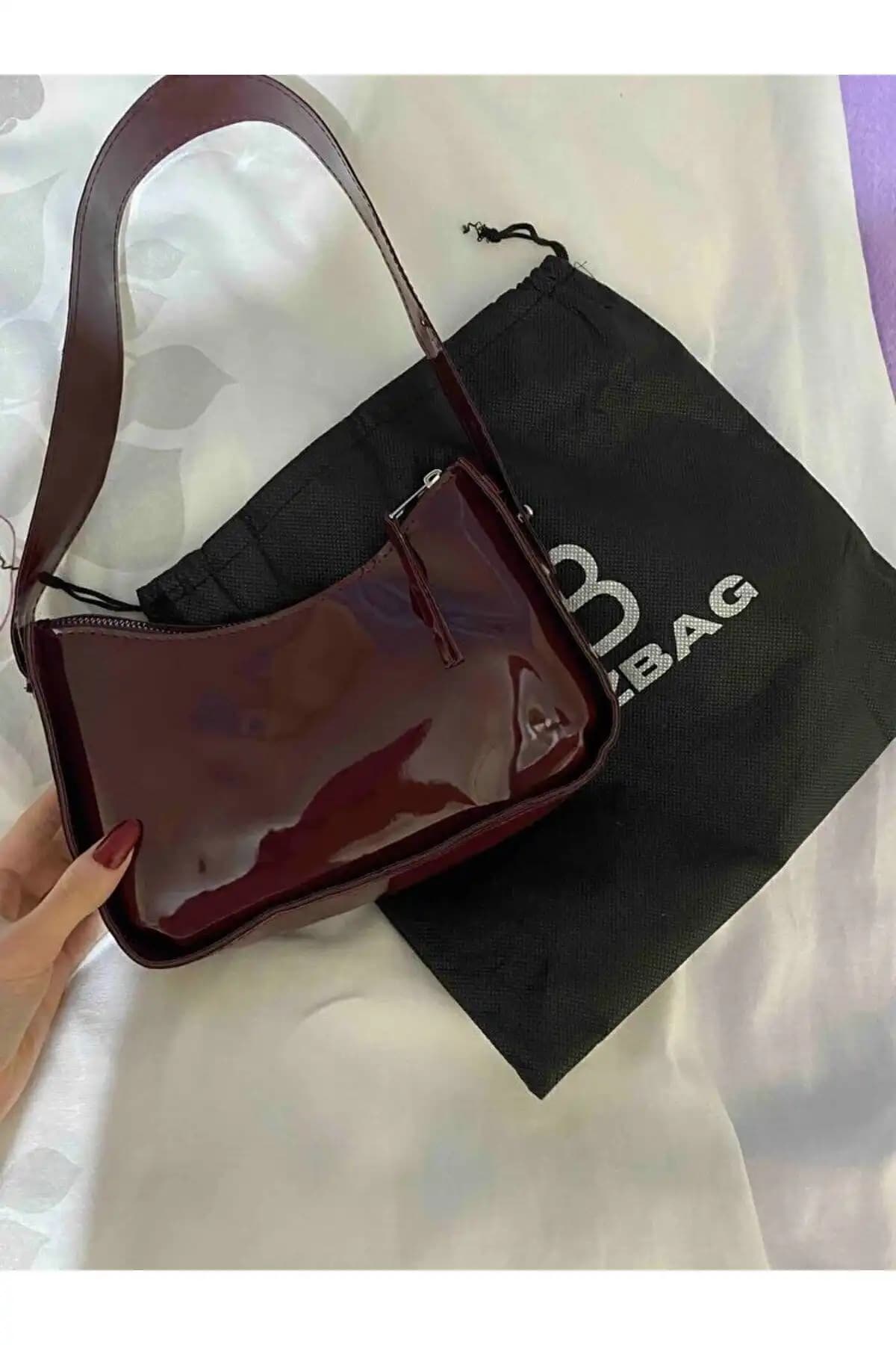 Bordo Baget Çantalar Karşılaştırması: Tasarım, Malzeme ve Kullanıcı Yorumları 1
