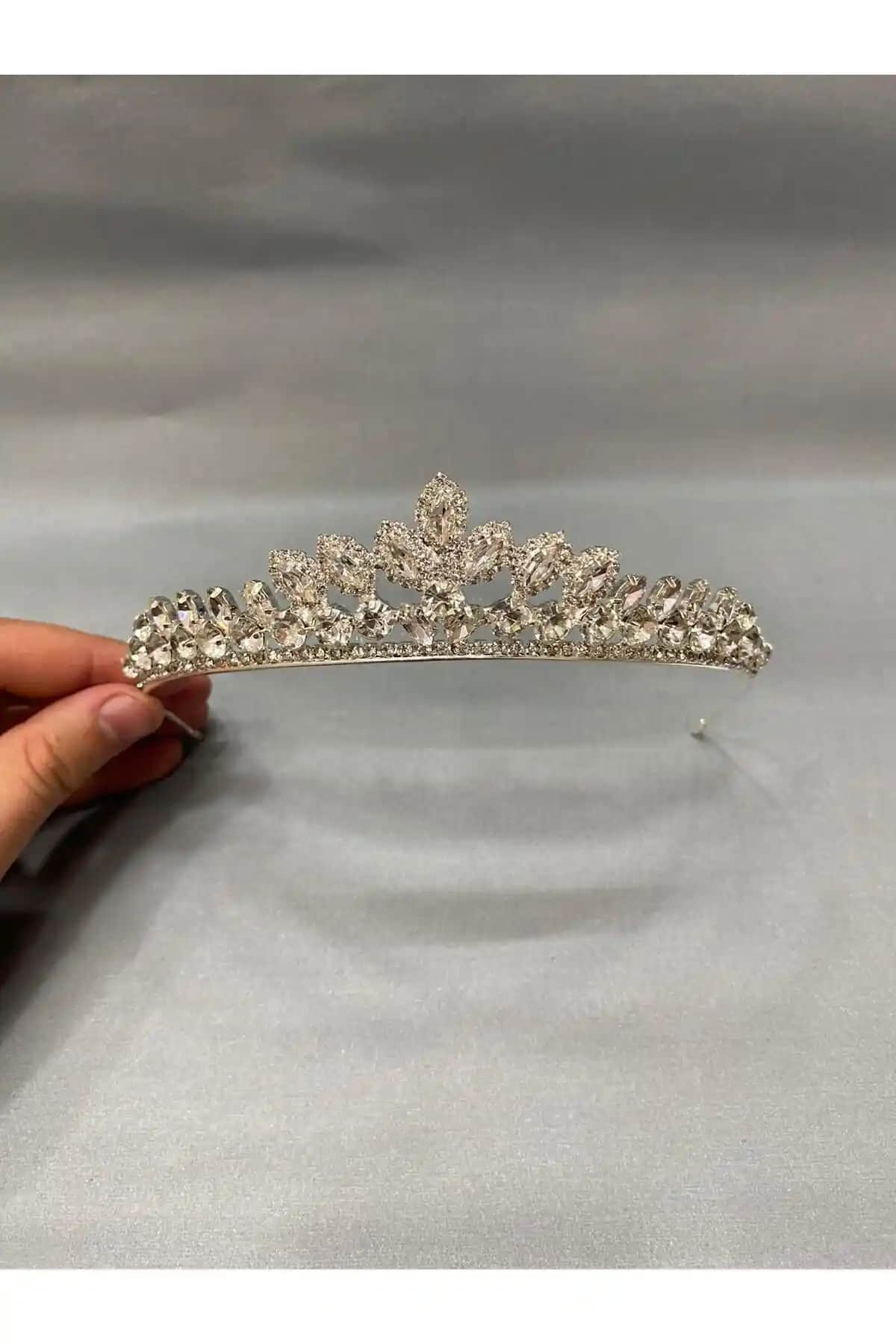 Buse Perla ve Hayalperest Boncuk Pedro Gelin Tacı Karşılaştırması