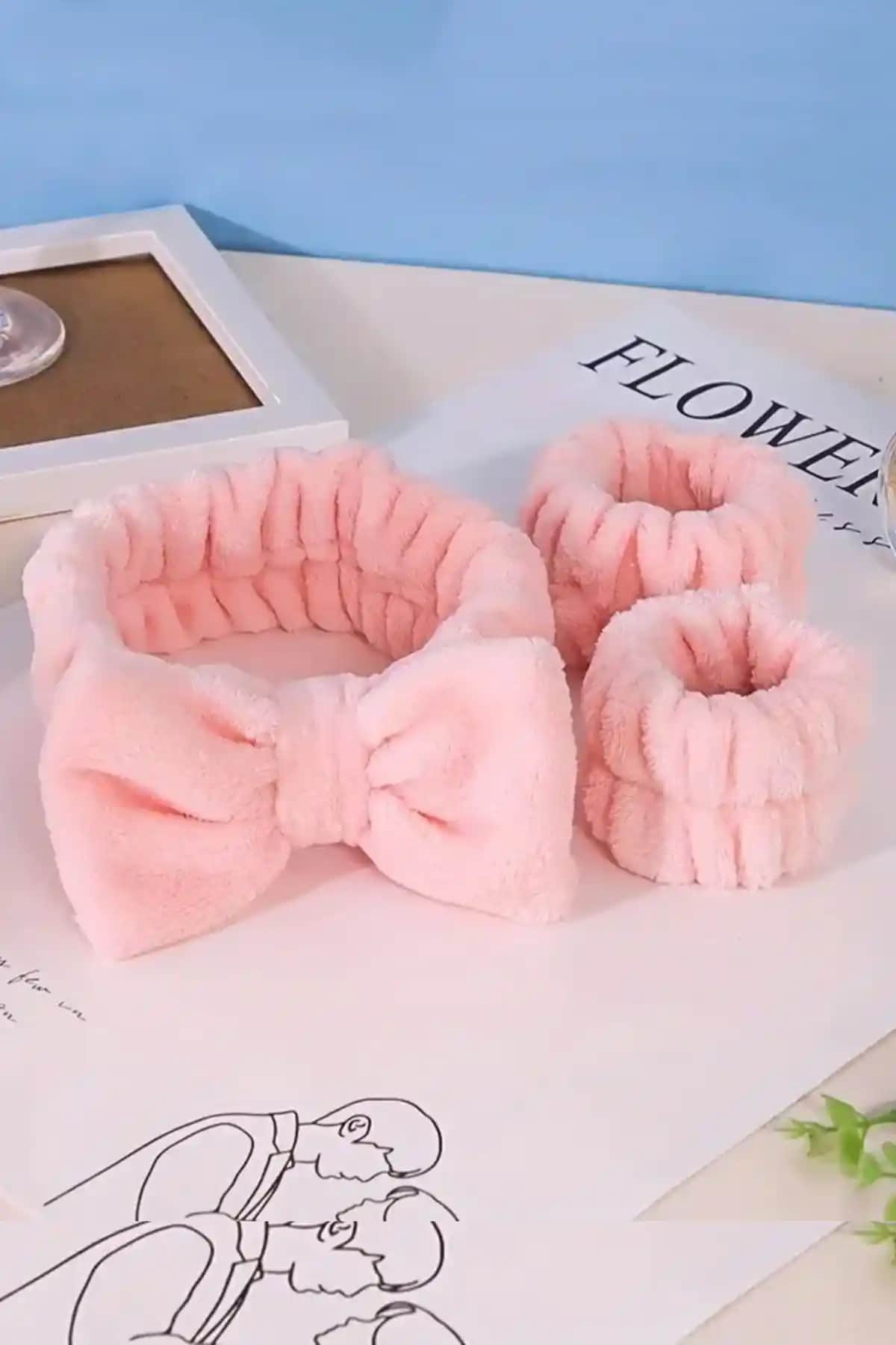 C&E Design Peluş Pembe Bileklik ve Vosvera Soft Saç Bandı Karşılaştırması