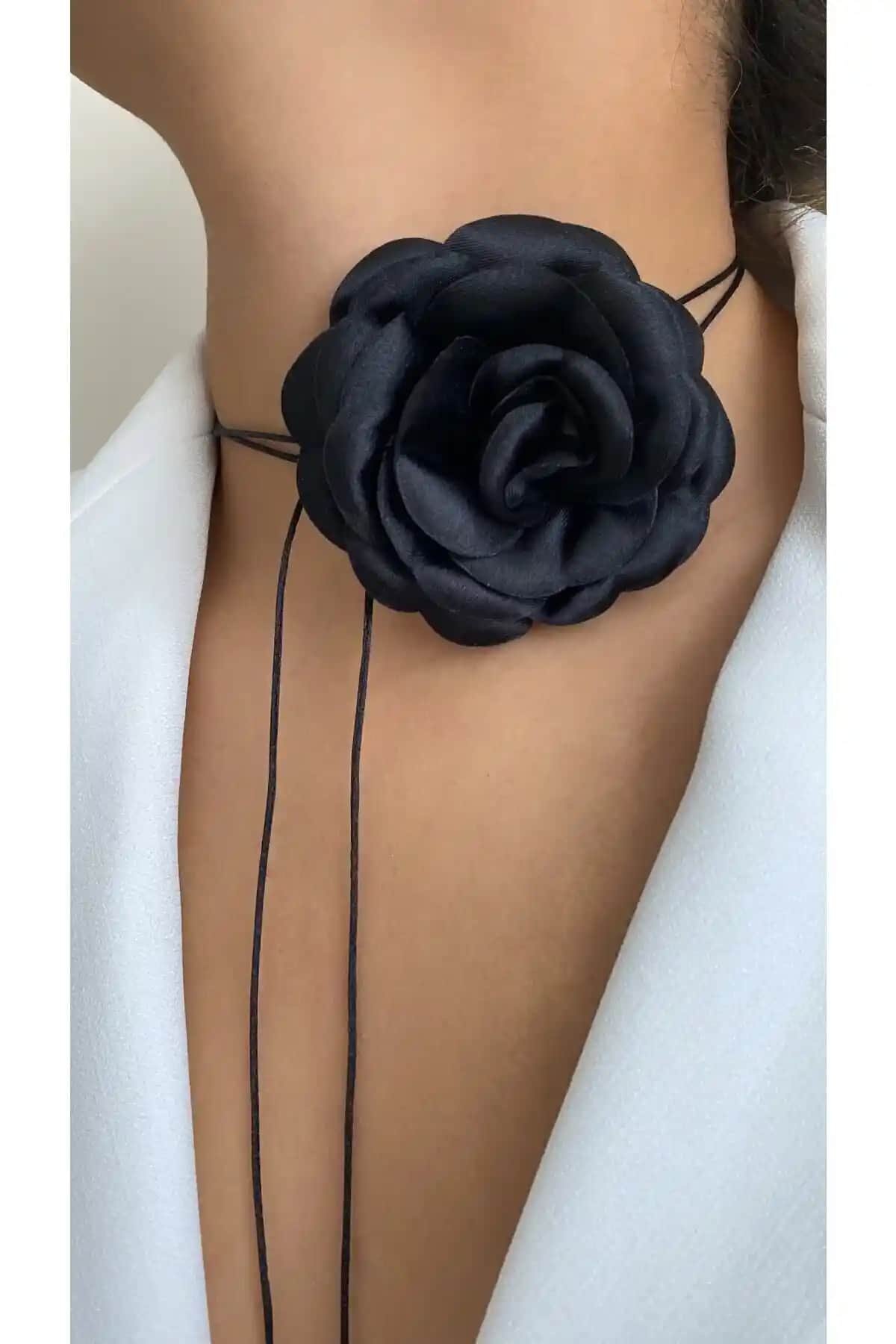 Çift Şık Choker Kolye Karşılaştırması: Âlâ Atelier ve H&E DESIGN Modelleri