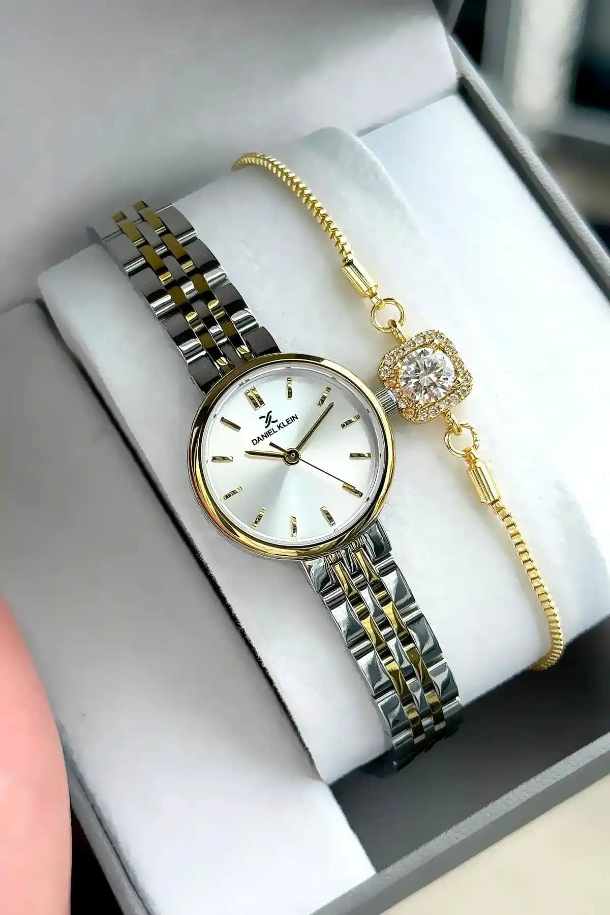 Daniel Klein Kadın Saatleri Karşılaştırması: Altın Renk ve Rose Gold Modelleri