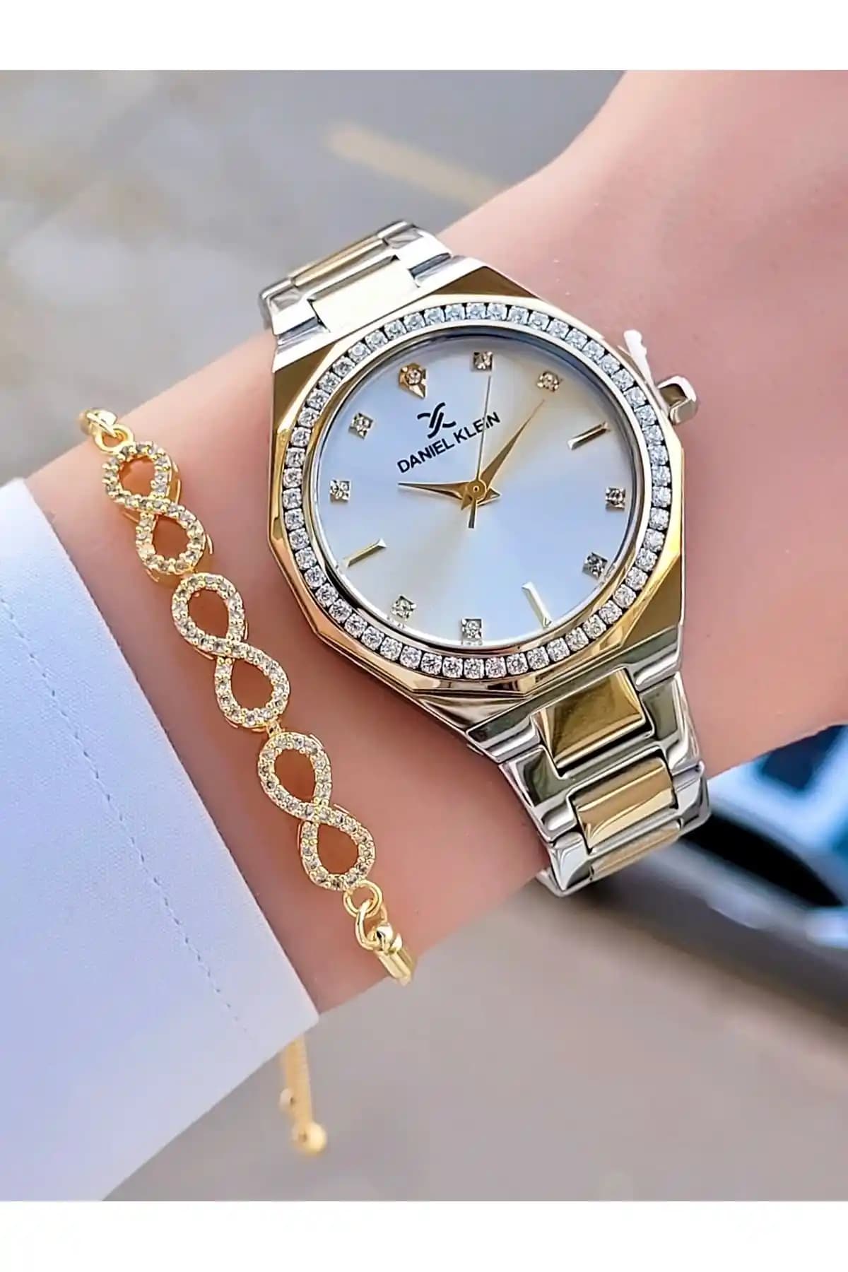Daniel Klein Kadın ve Bileklik Hediyeli Saatler Karşılaştırması ve Özellikleri