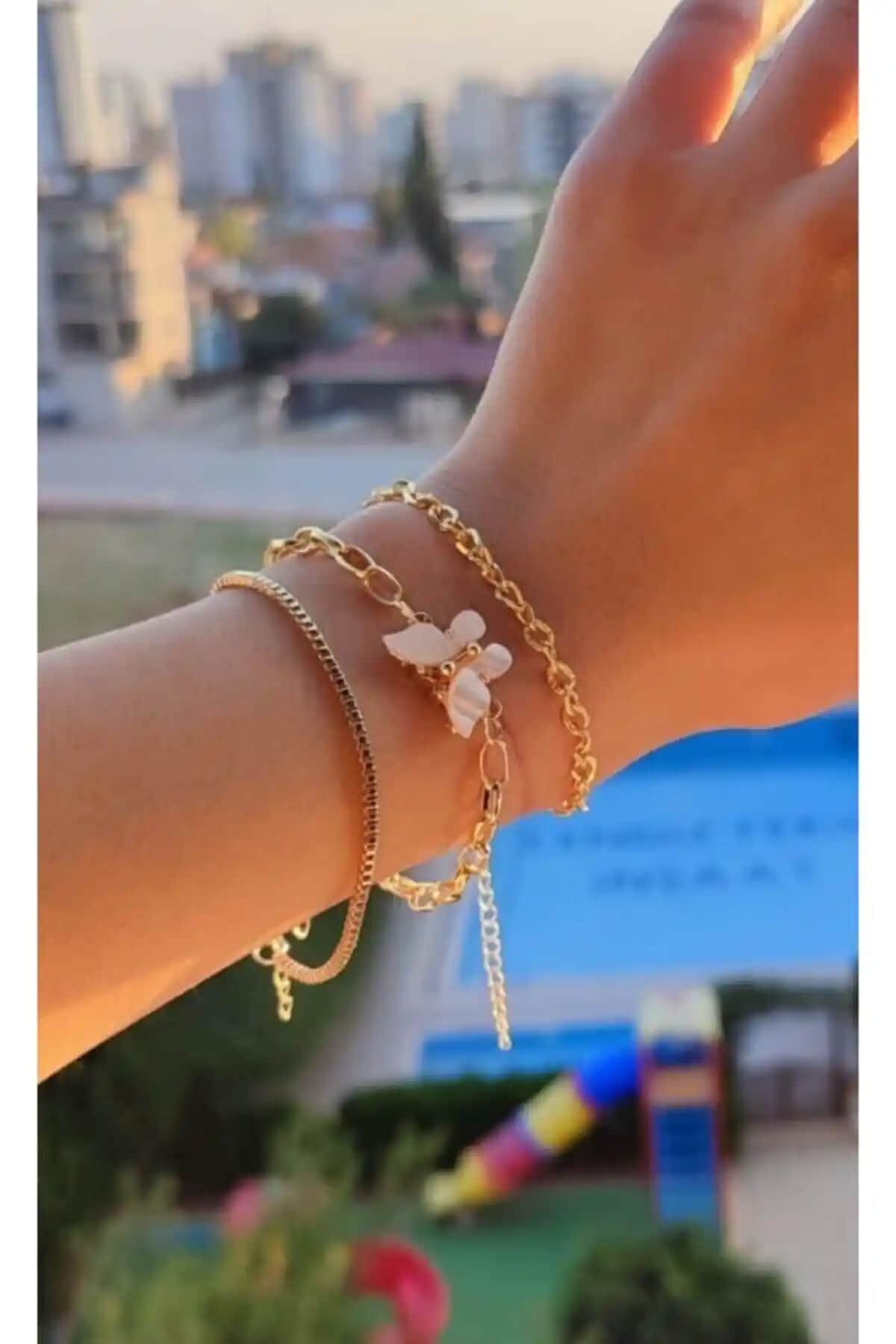 DGN Shoping ve Jenny Daphne Kadın Bileklik Setleri Karşılaştırması