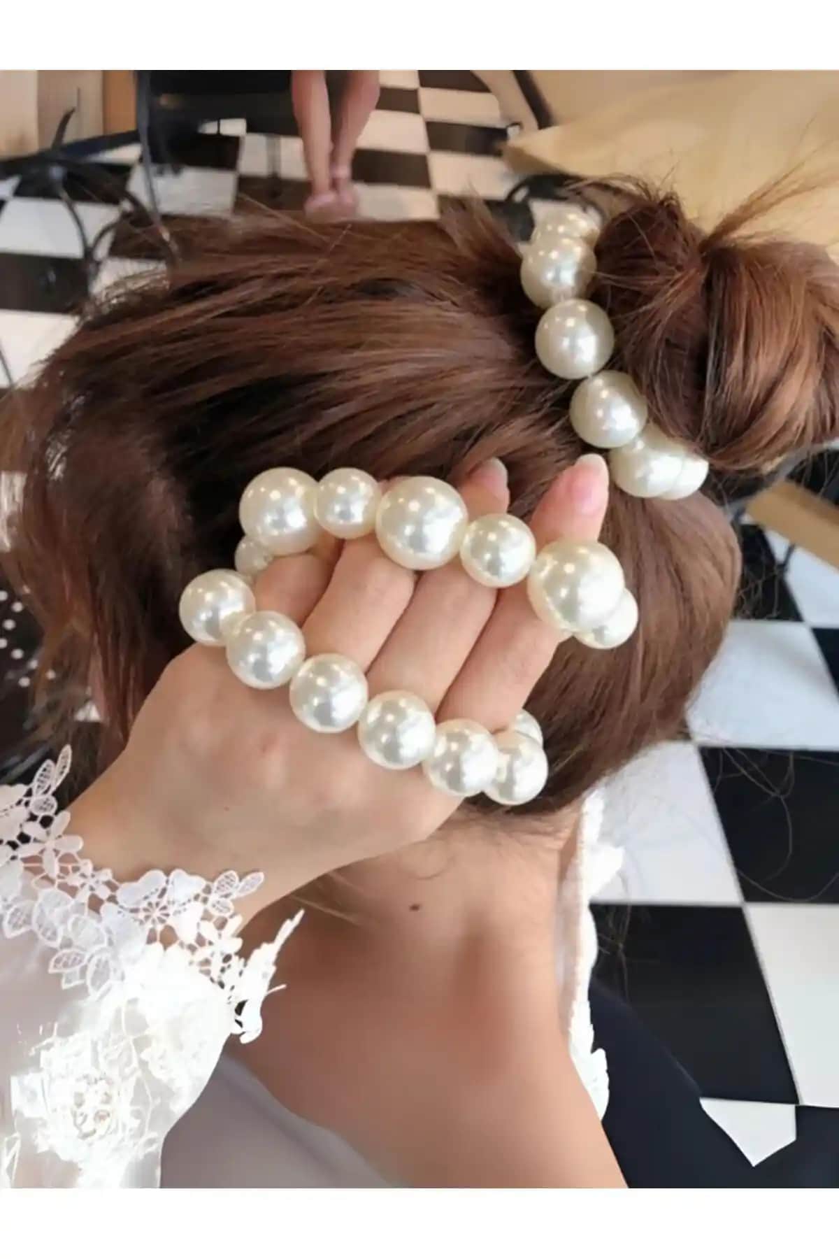 Diloshtrend Tasarımlı Kadın İnci Lastikli ve Mandal Toka Karşılaştırması