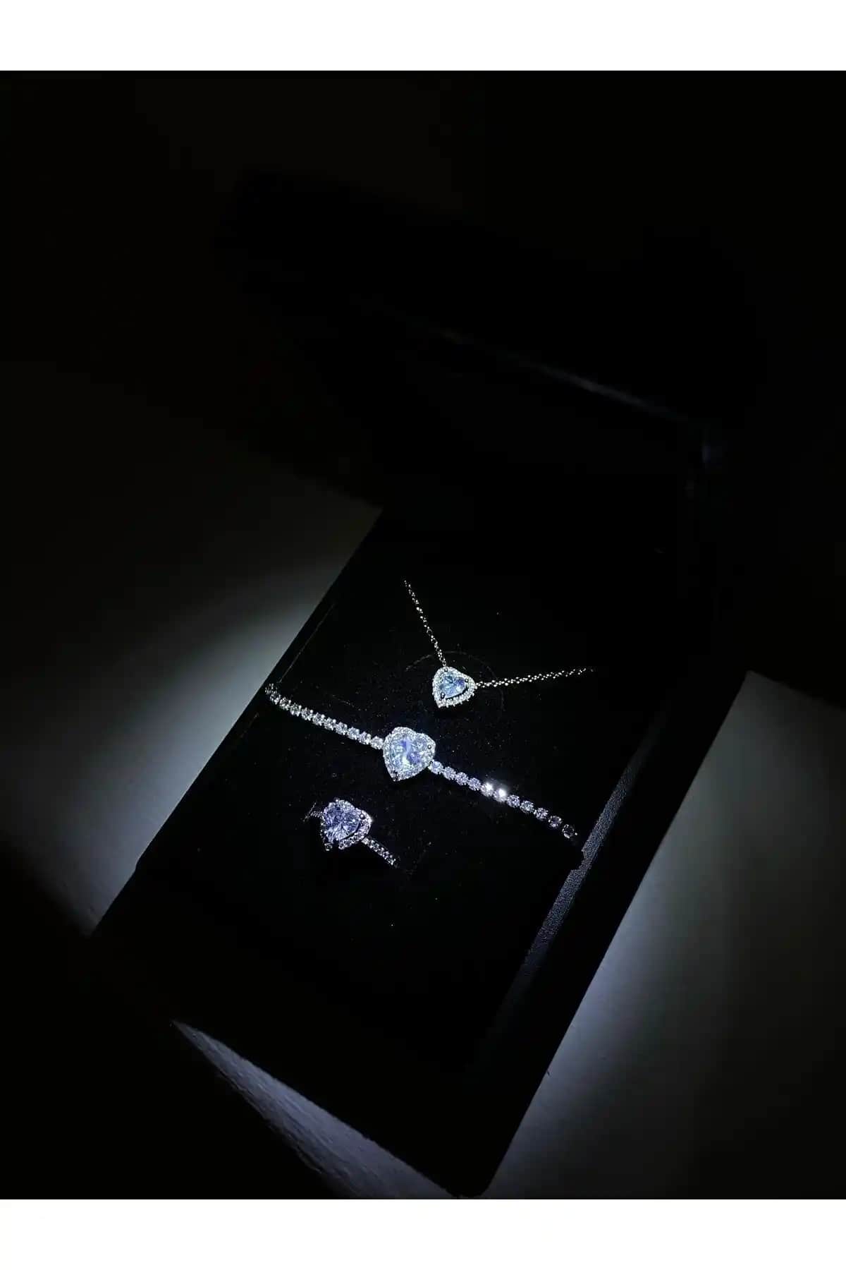 DMR Accessoire ve Sepetten Eve 3'lü Takı Setleri Karşılaştırması ve Seçim Rehberi