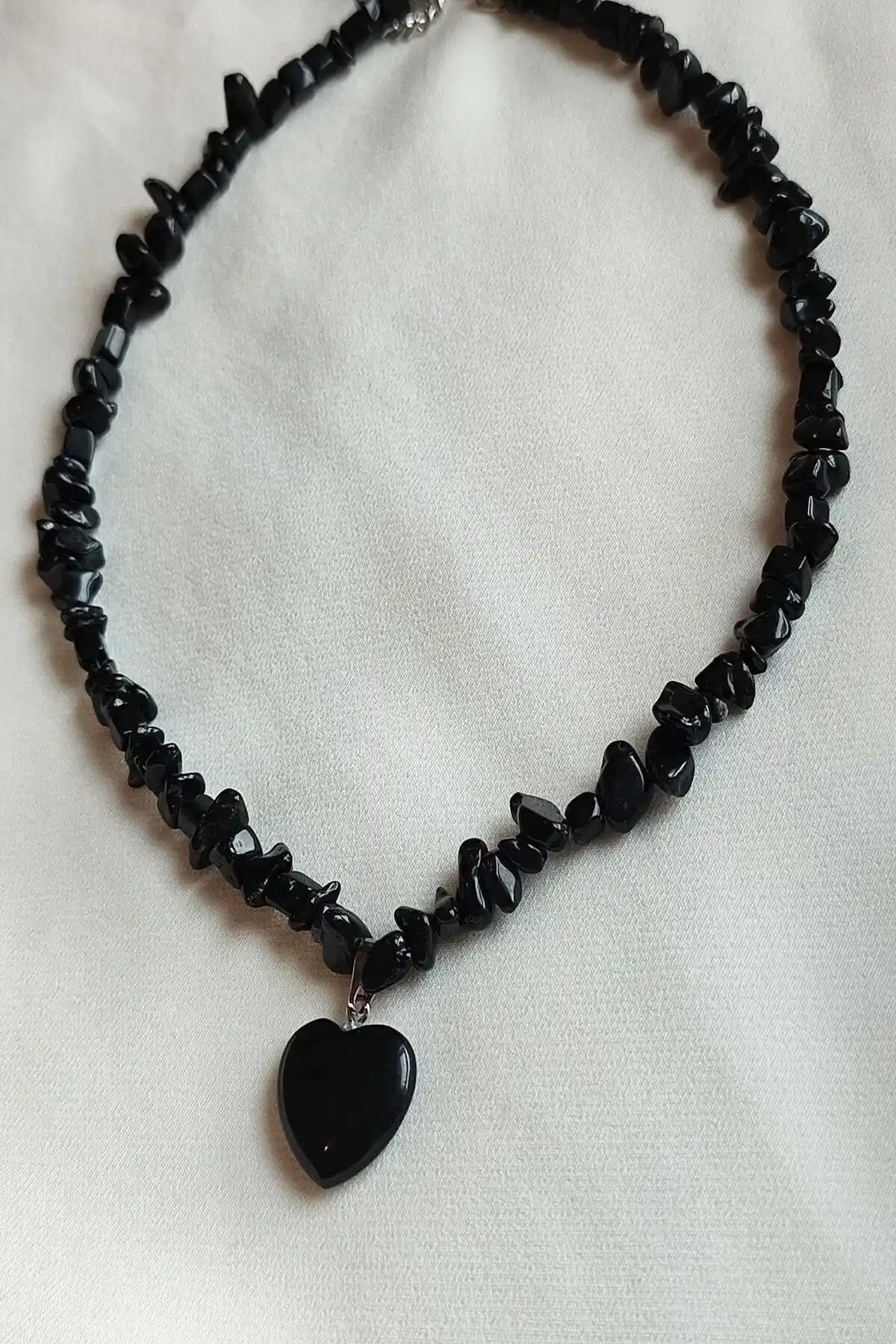 Doğal Taş Kolye Karşılaştırması: Oniks ve Aventurin Modelleri Analizi