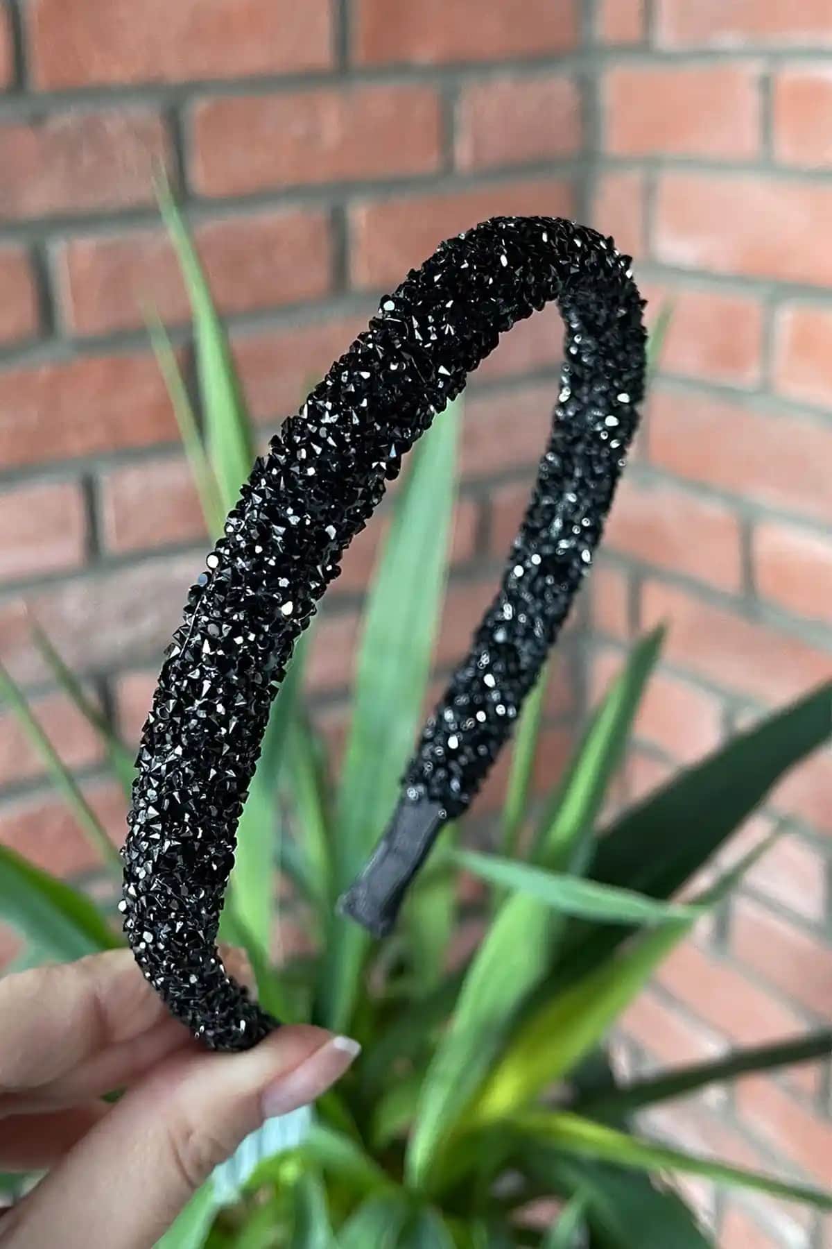 Doğal Taşlı ve Modern Gümüş Gelin Tacı Karşılaştırması ve Seçim Rehberi