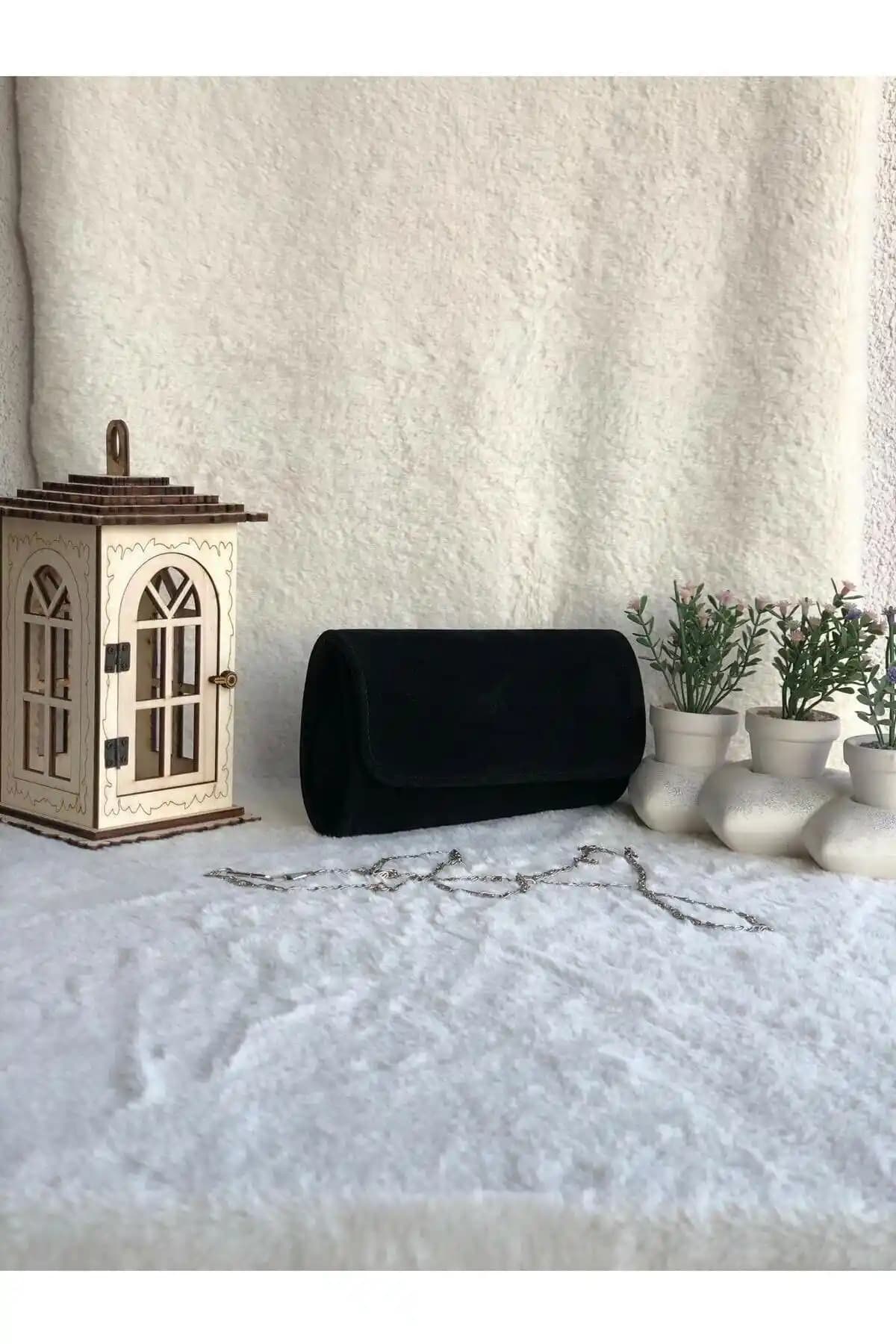 Efnan Store ve NAZART Abiye Çanta Karşılaştırması: En İyi Seçenekleri İnceleyin