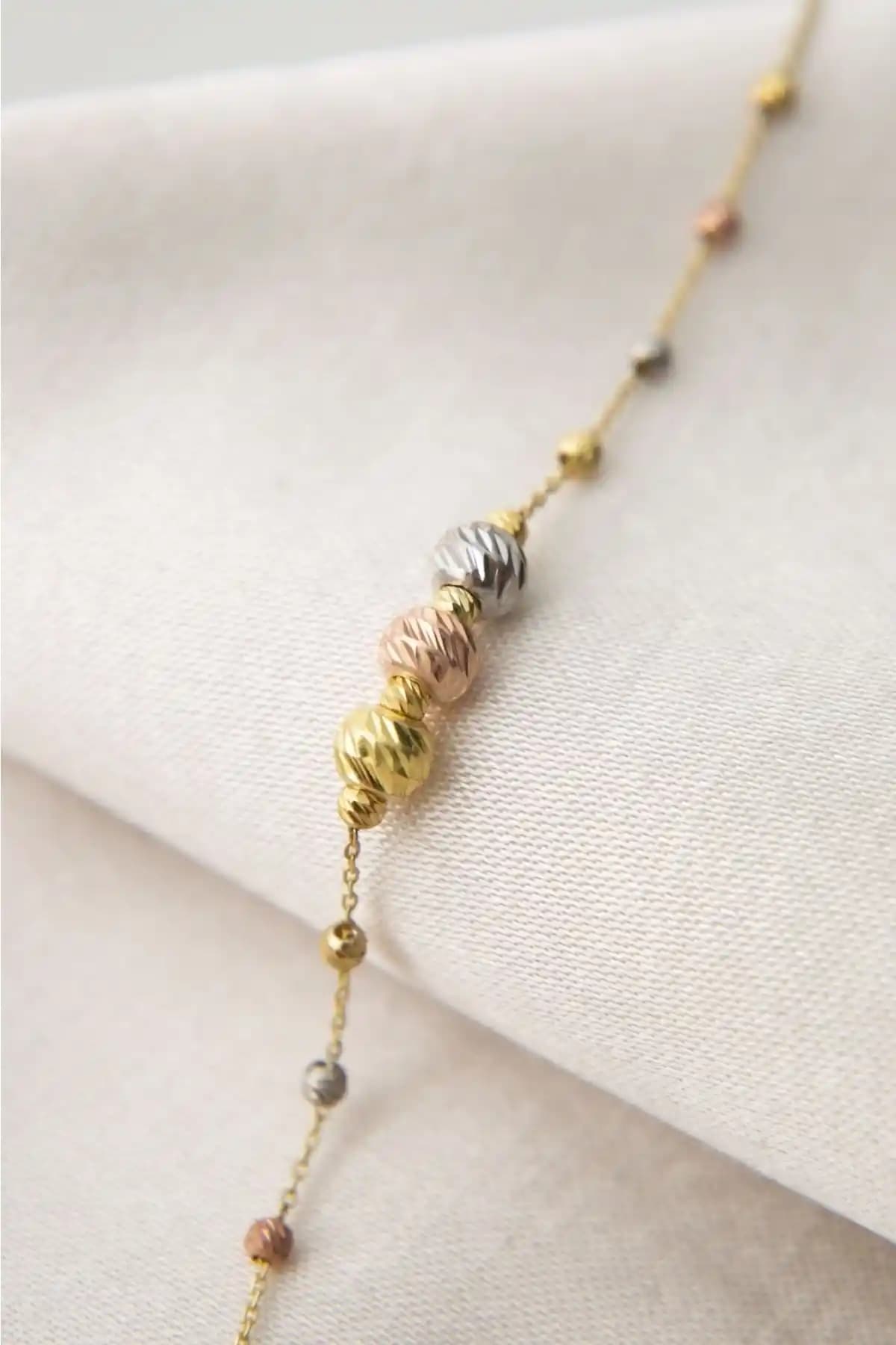 Elika Silver ve NEREZE Kadın Gümüş Bileklikleri Karşılaştırması ve Özellikleri