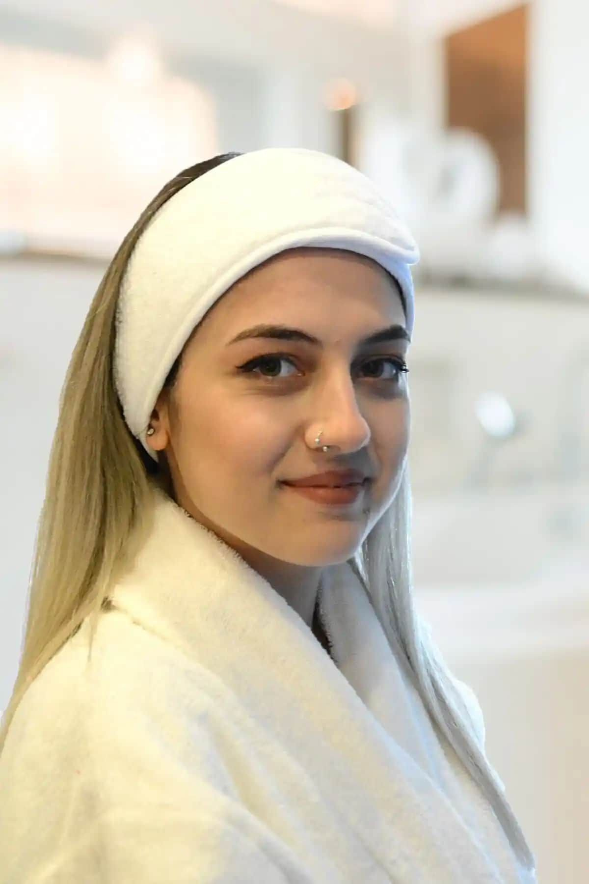 Esdense Beyaz Havlu Saç Bandı ve SB Makyaj Saç Bandı Karşılaştırması