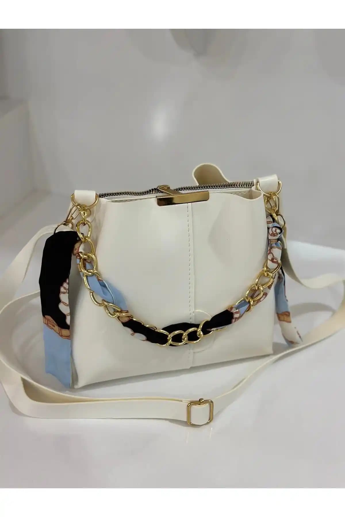 ESTUTE ve Pemboo Kadın Çantası Karşılaştırması: Stil ve Fonksiyonellik Analizi