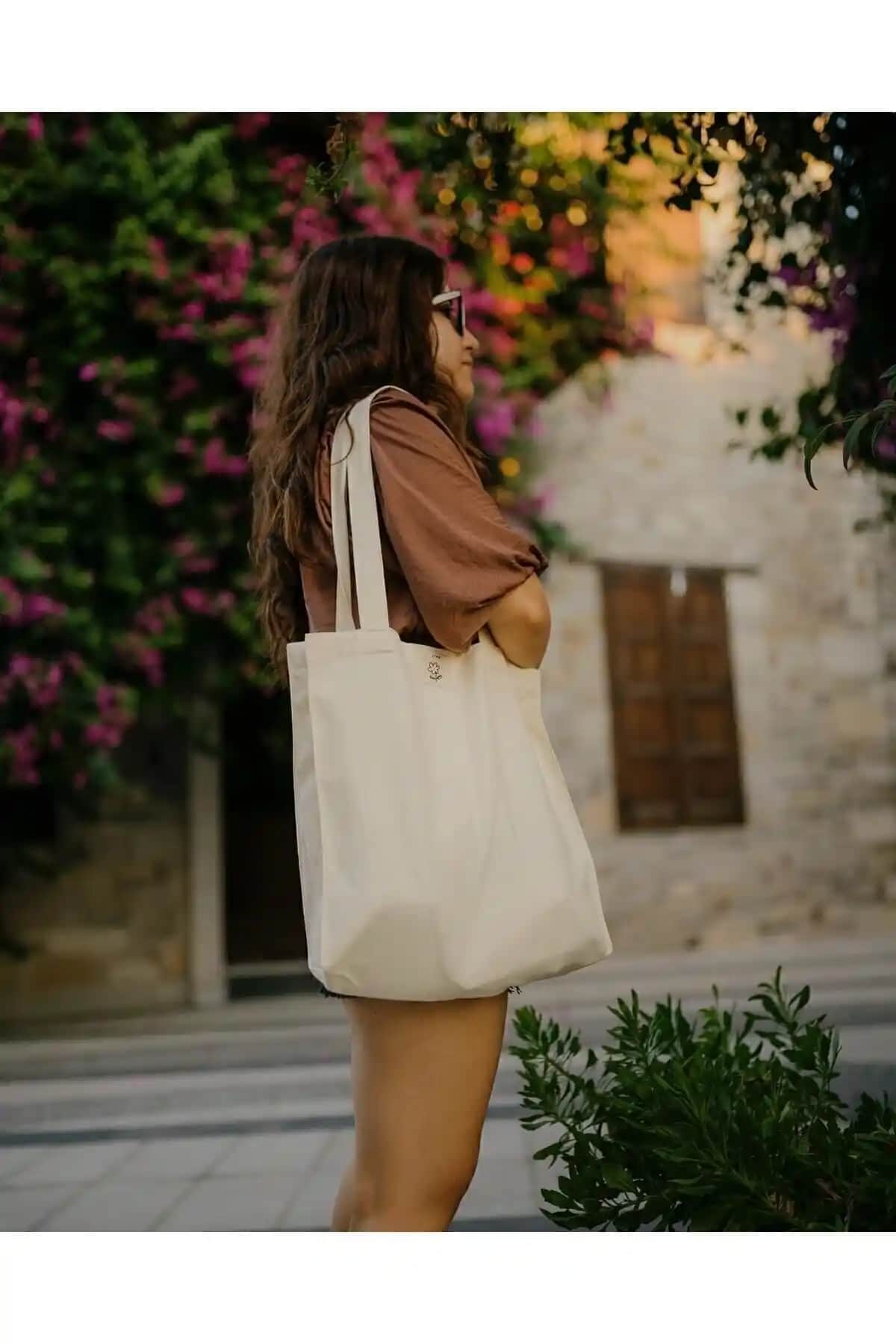 Fimu Körüklü Bez Çantalar Karşılaştırması: Bej ve Kahverengi Modellerin Özellikleri