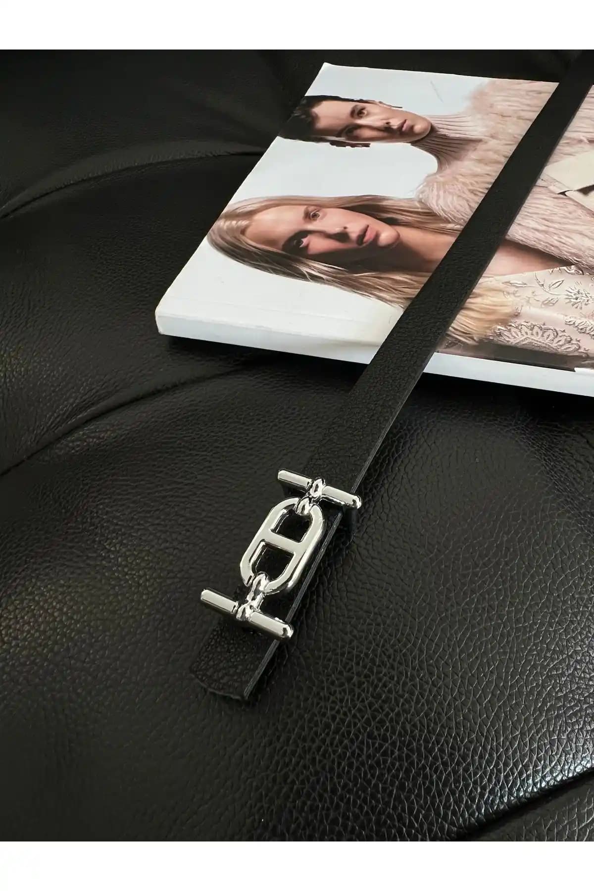 Fiori Gümsü Tokalı İnce Kadın ve Oval Kemer Karşılaştırması