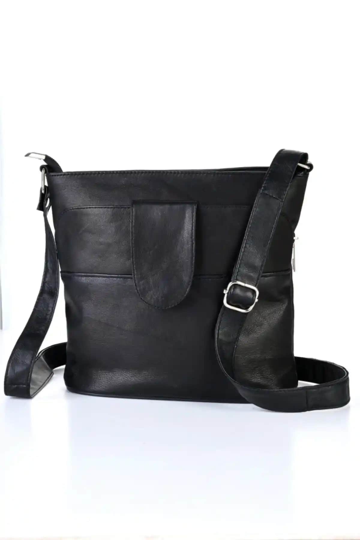 Fubileather ve Stevis Leathra Hakiki Deri Çantaların Detaylı Karşılaştırması