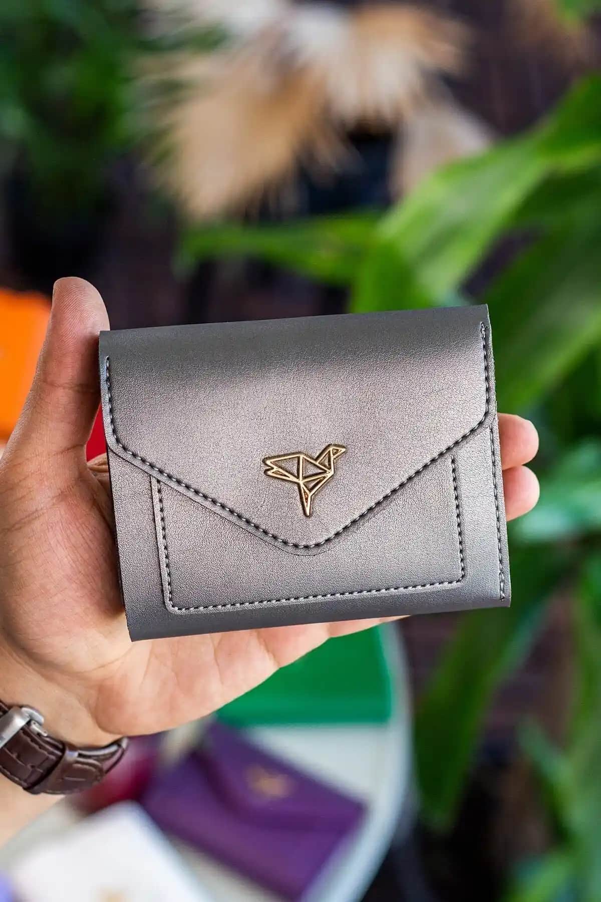 Garbalia Vegan Deri Cüzdan ve Modica Konk Akıllı Kartlık Karşılaştırması