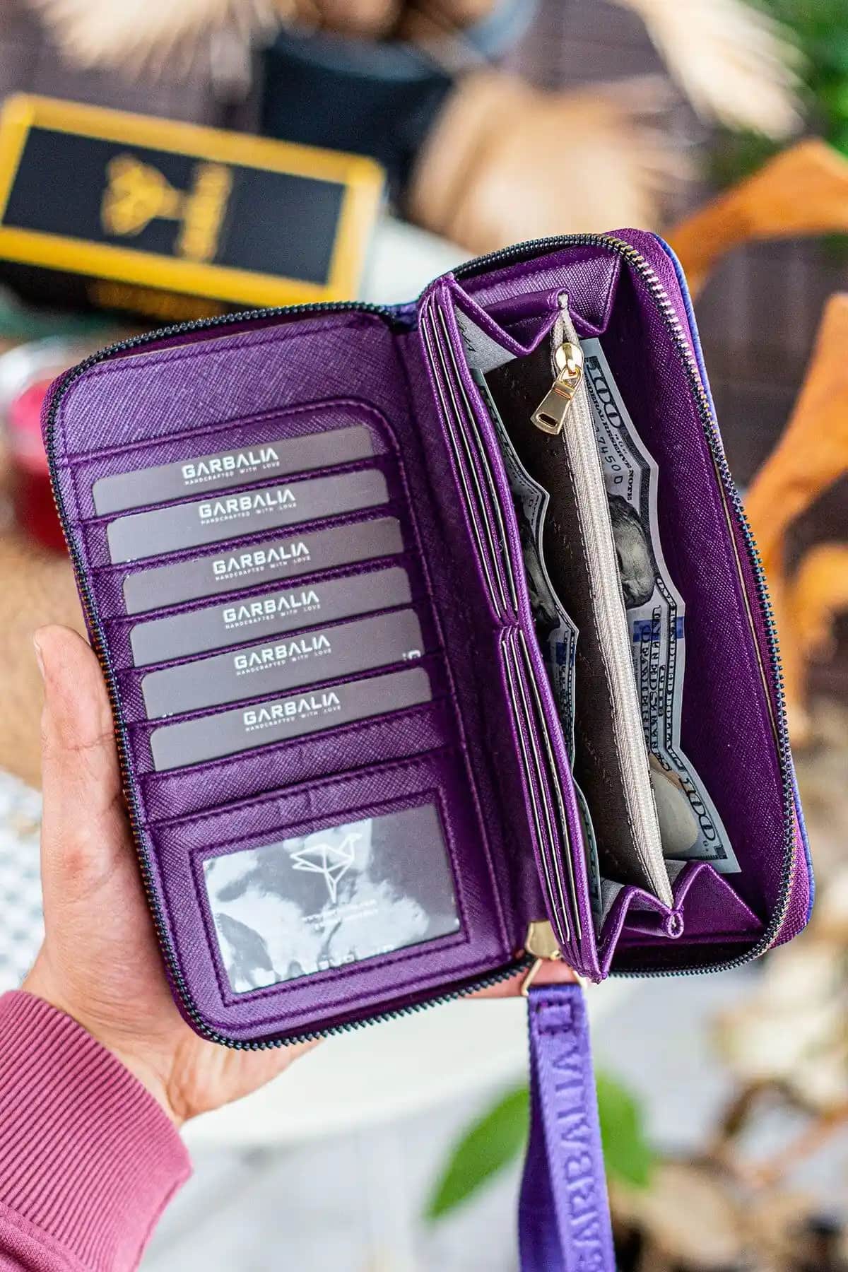 Gömlek Modelleri ve Trendleri 2024: Erkek ve Kadın Giyiminde Güncel Seçenekler