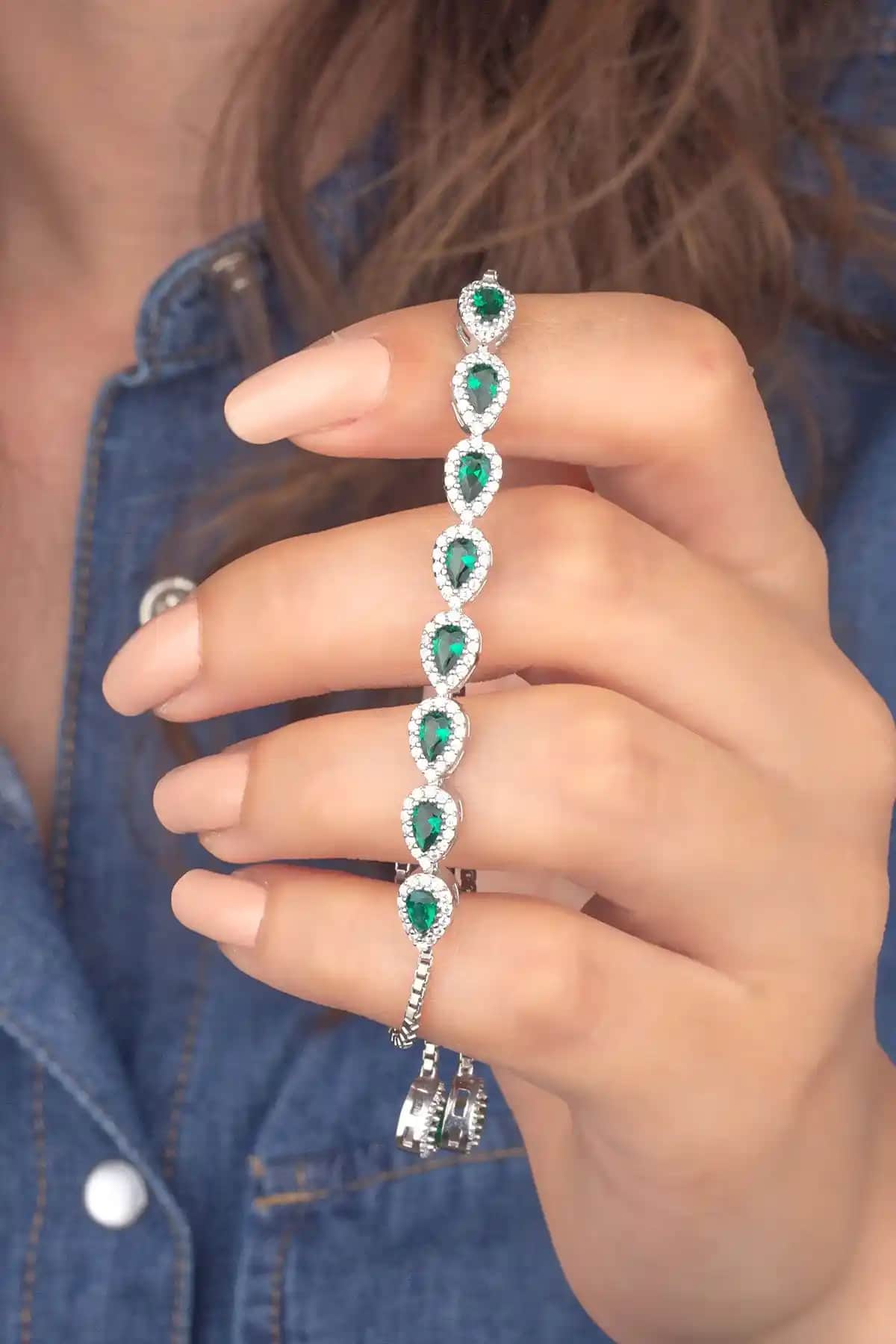 Gümbüş Bileklik Karşılaştırması: Miavi ve NEREZE Modelleri Detaylı İnceleme