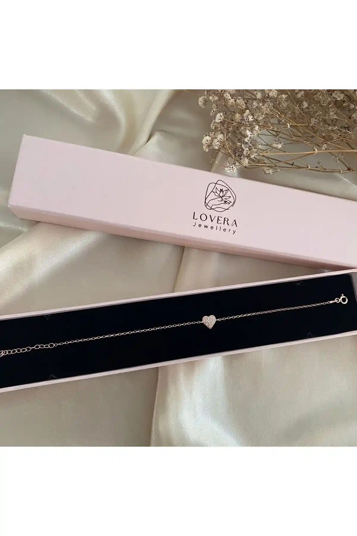 Gümüş Bileklik Karşılaştırması: Lovera Jewellery ve Söğütlü Silver Modelleri İncelemesi