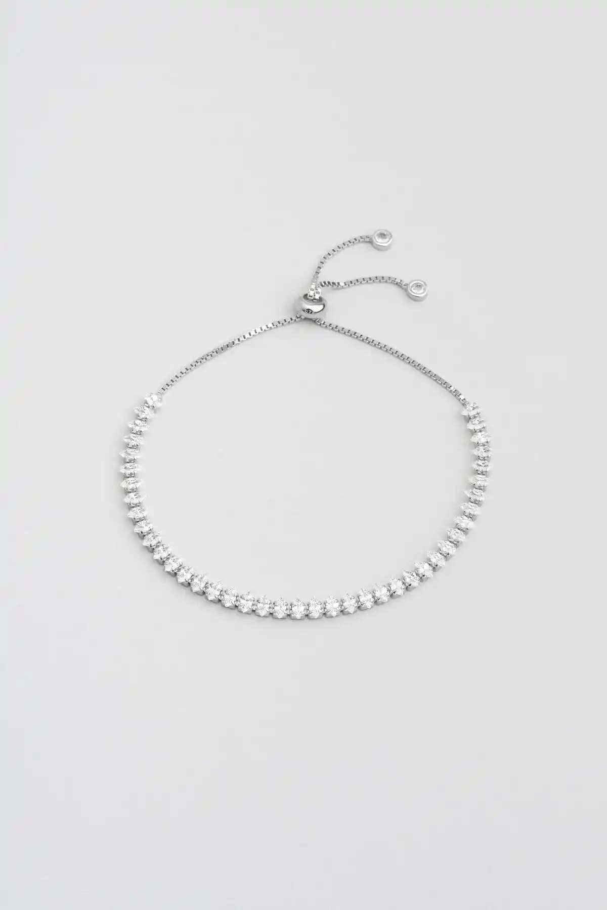 Gümüş Bileklik Karşılaştırması: Modern Tasarım ve Söğütlü Silver Modelleri