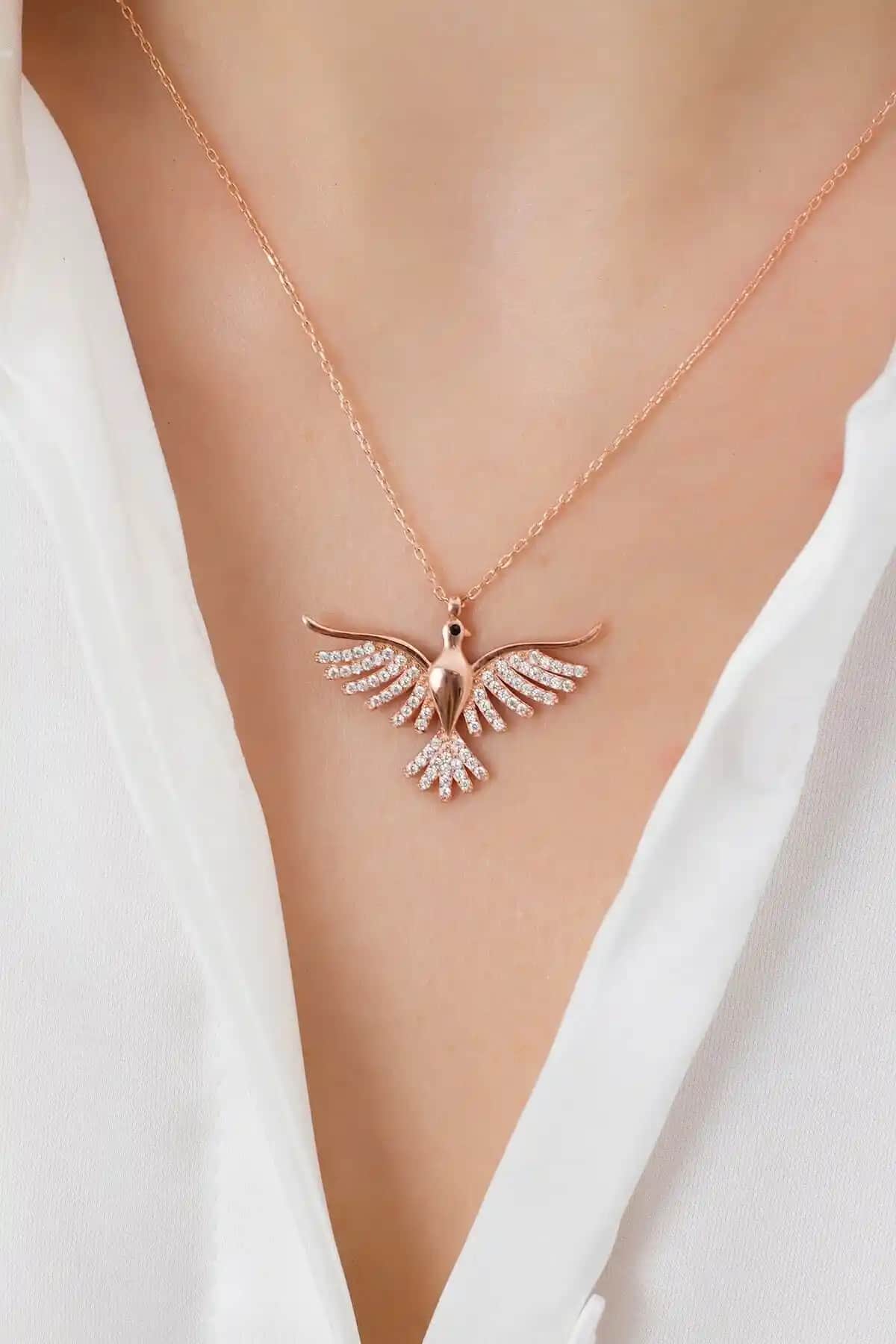 Gümüş Kolye Karşılaştırması: ADA LIFE ve Harlofia Jewelry Modellerinin Özellikleri ve Seçim Rehberi