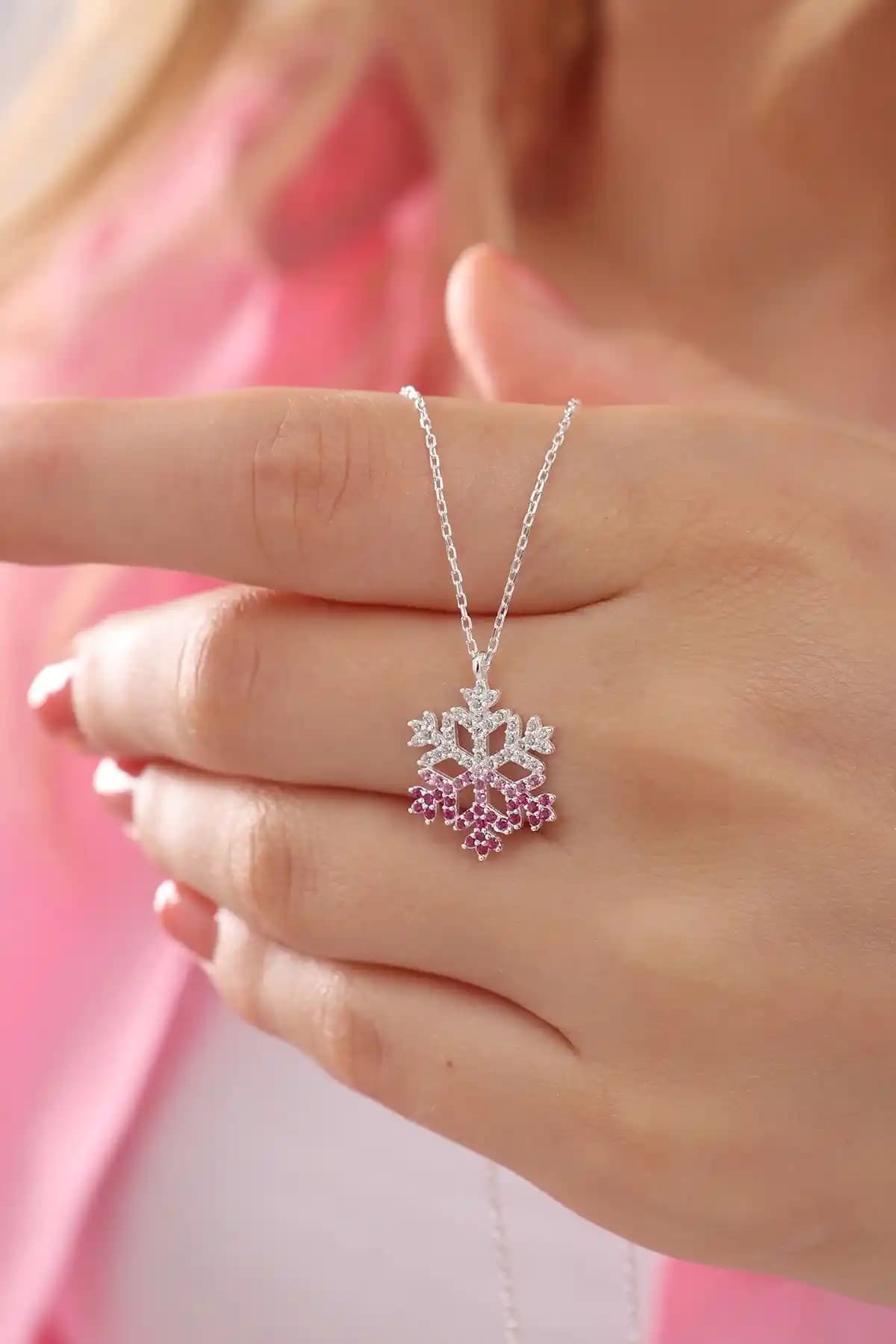 Gümüş Kolye Karşılaştırması: Bilsen Store Yakut ve LOTUS JW Işıklı Tasarımlar