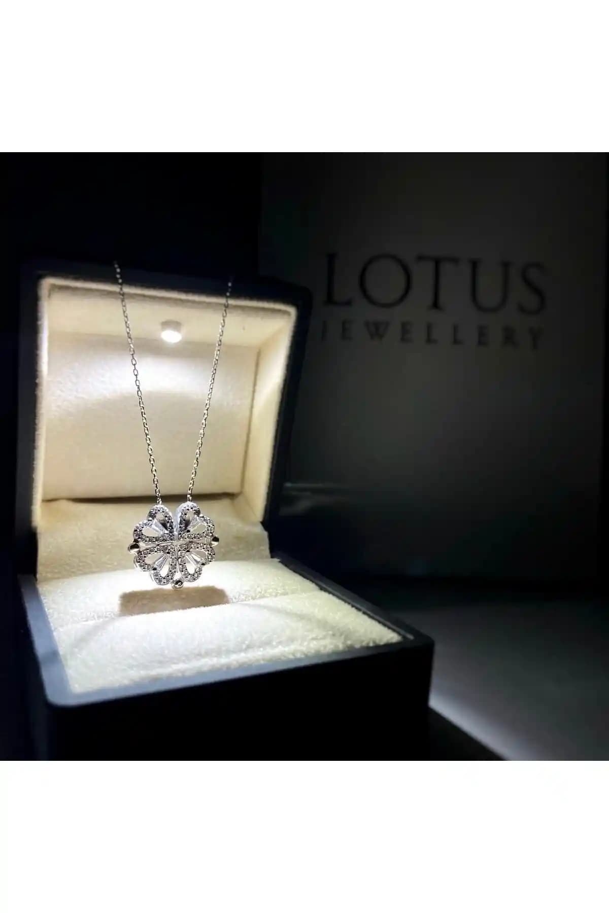 Gümüş Kolye Karşılaştırması: LOTUS JW Işıklı ve Söğütlü Silver Gümsü Modelleri