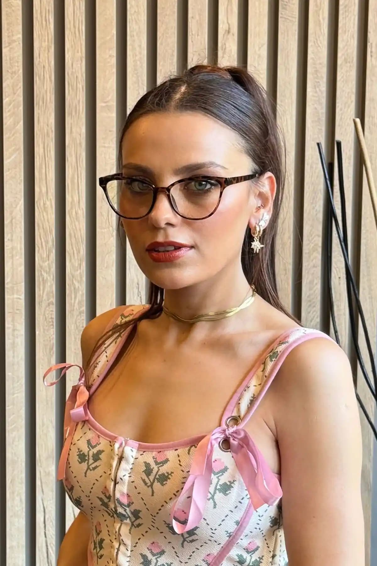 Harmony BH 1028M 03 ve BH 2180M 01 Mavi Işık Koruyucu Gözlükleri Karşılaştırması