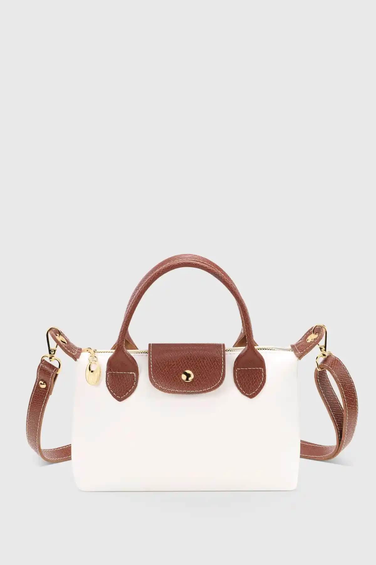 Housebags Beyaz Çanta Karşılaştırması: Çok Yönlü ve Timsah Görünümlü Modeller