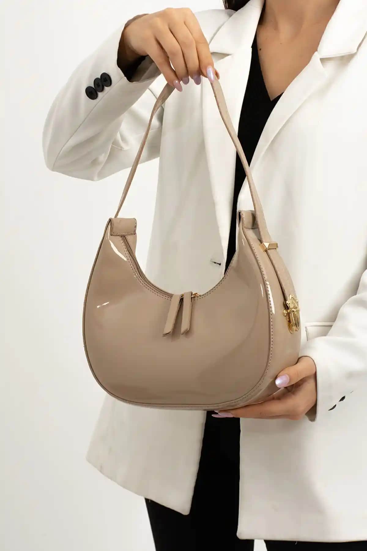 İAMBTŞY ve Mybag Kadın Rugan Çantalar Karşılaştırması ve Özellikleri