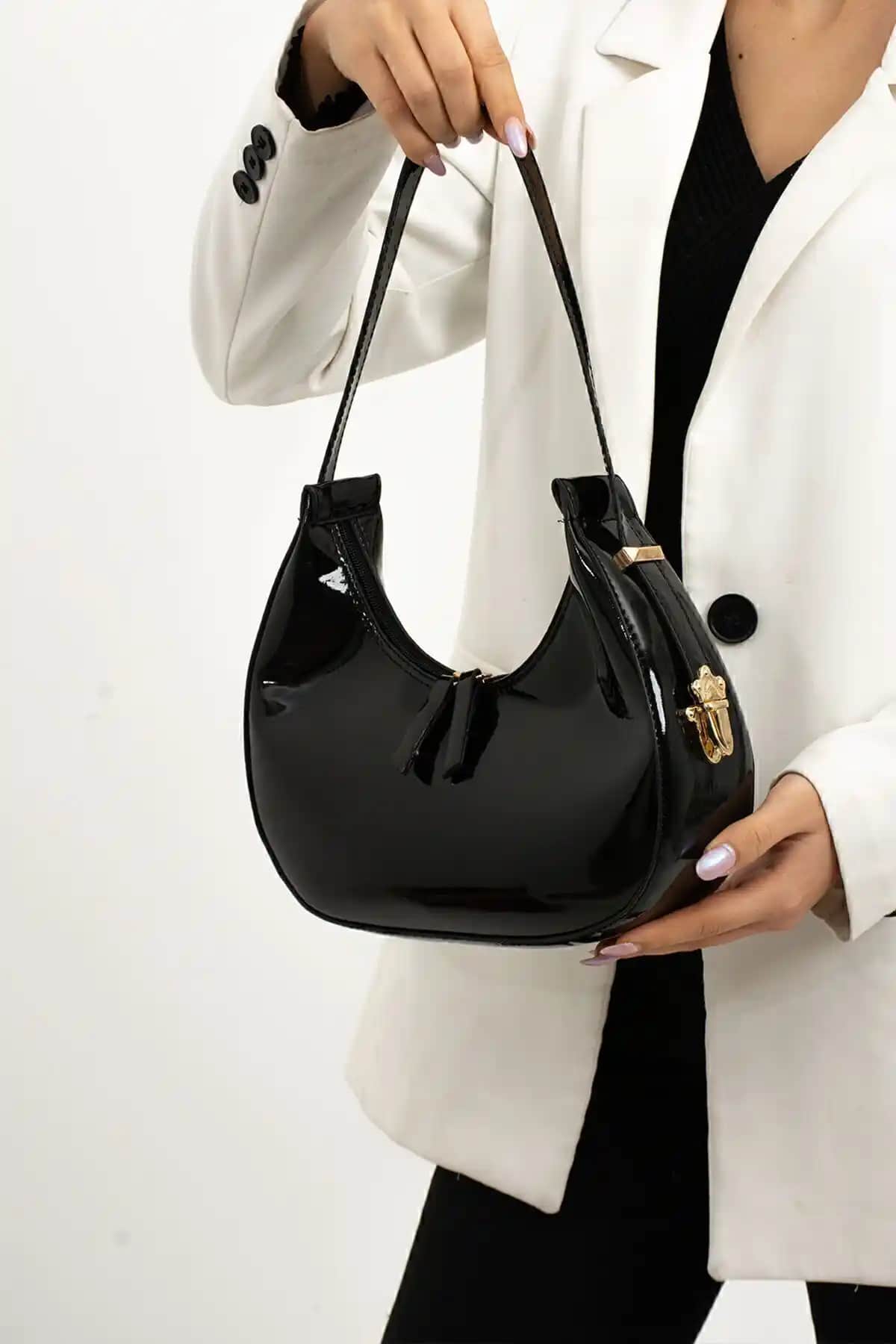 İAMBTŞY ve SOHO Kadın Çanta Karşılaştırması: Malzeme, Tasarım ve Kullanım Özellikleri